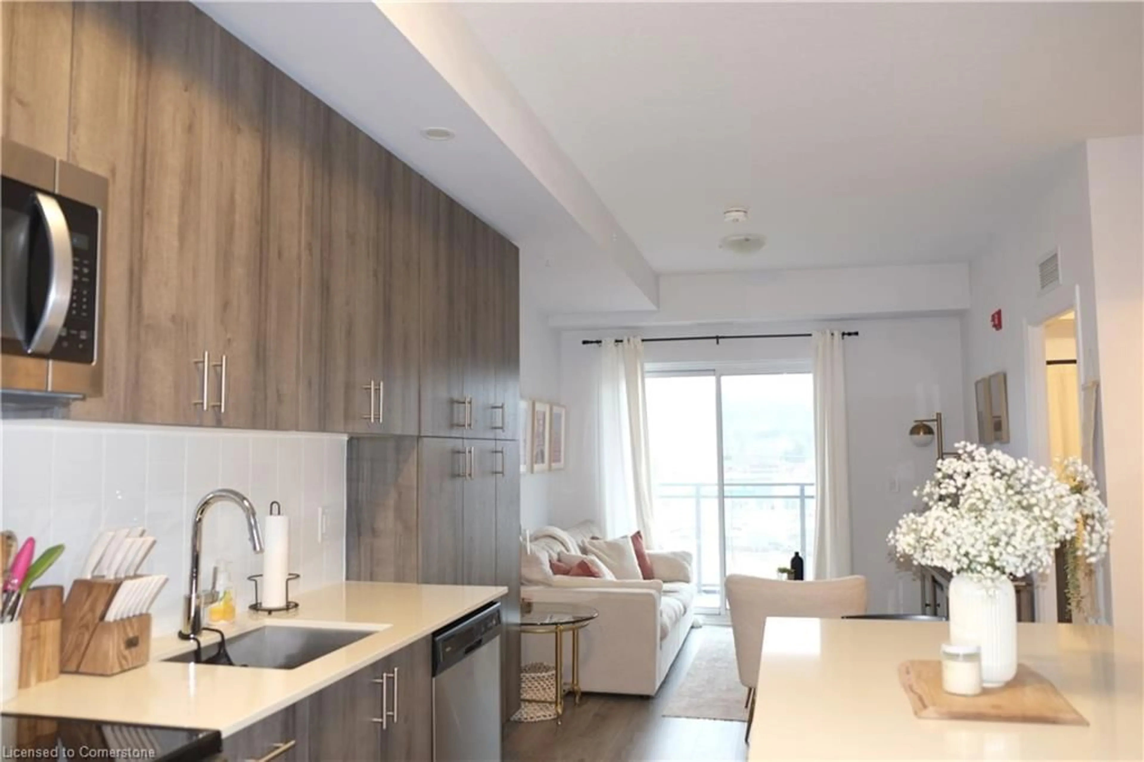 Open concept kitchen, unknown for 121- 8 Hwy #515, Stoney Creek Ontario L8G 1C1