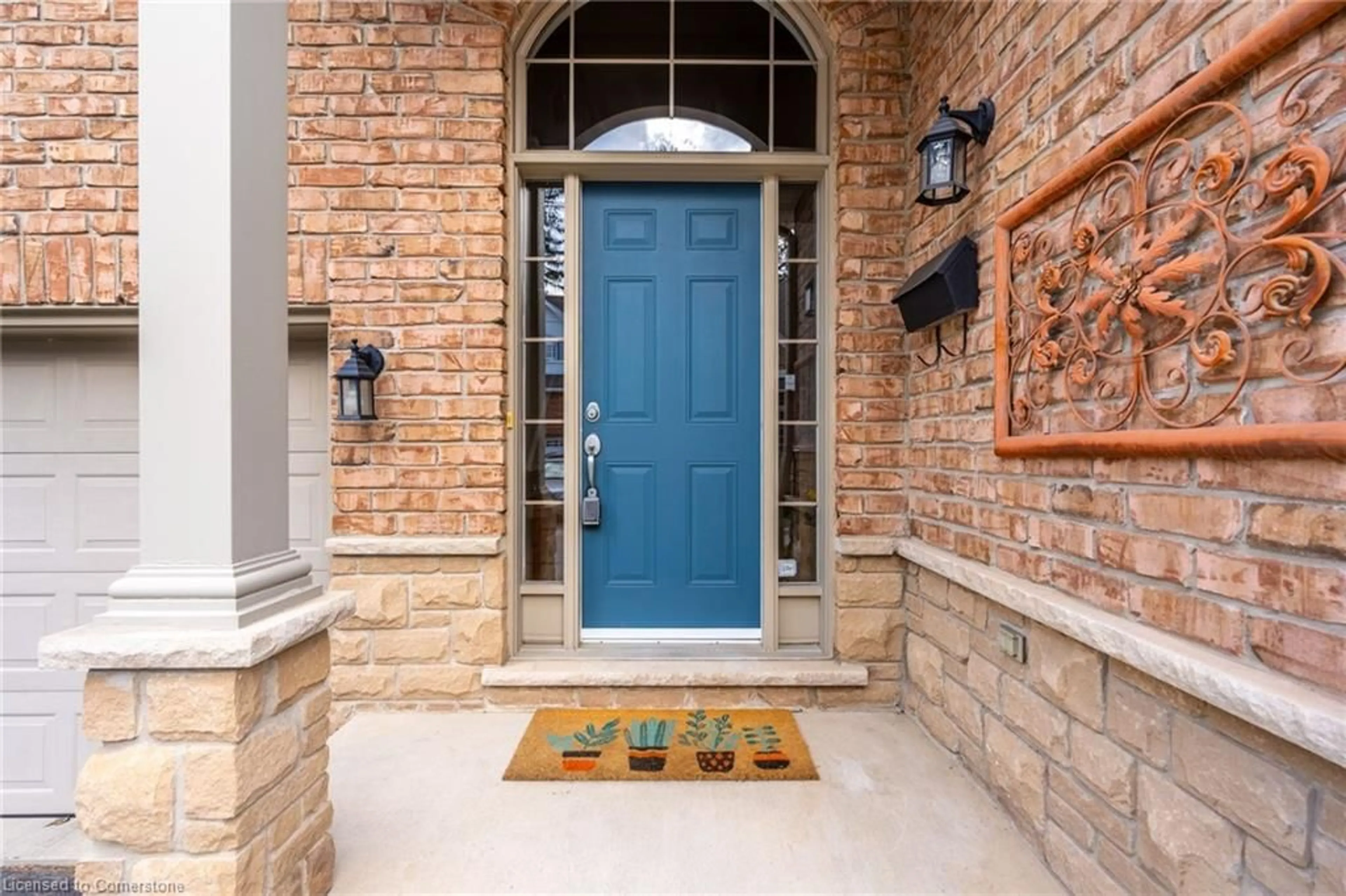 Indoor entryway for 195 Wilson St #6, Hamilton Ontario L9G 1N4