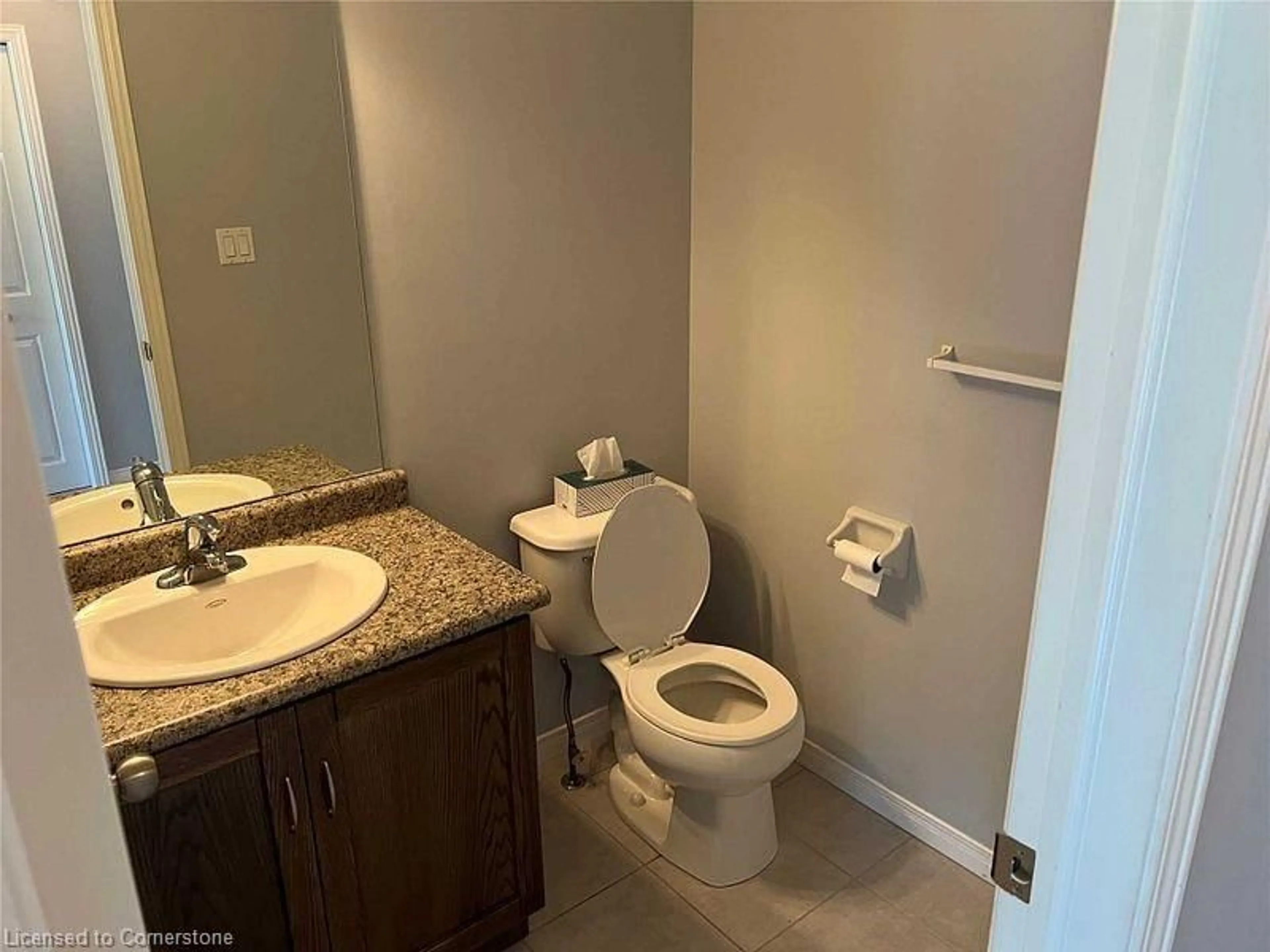 Standard bathroom, unknown for 305 Briarmeadow Dr #9, Kitchener Ontario N2A 4K9