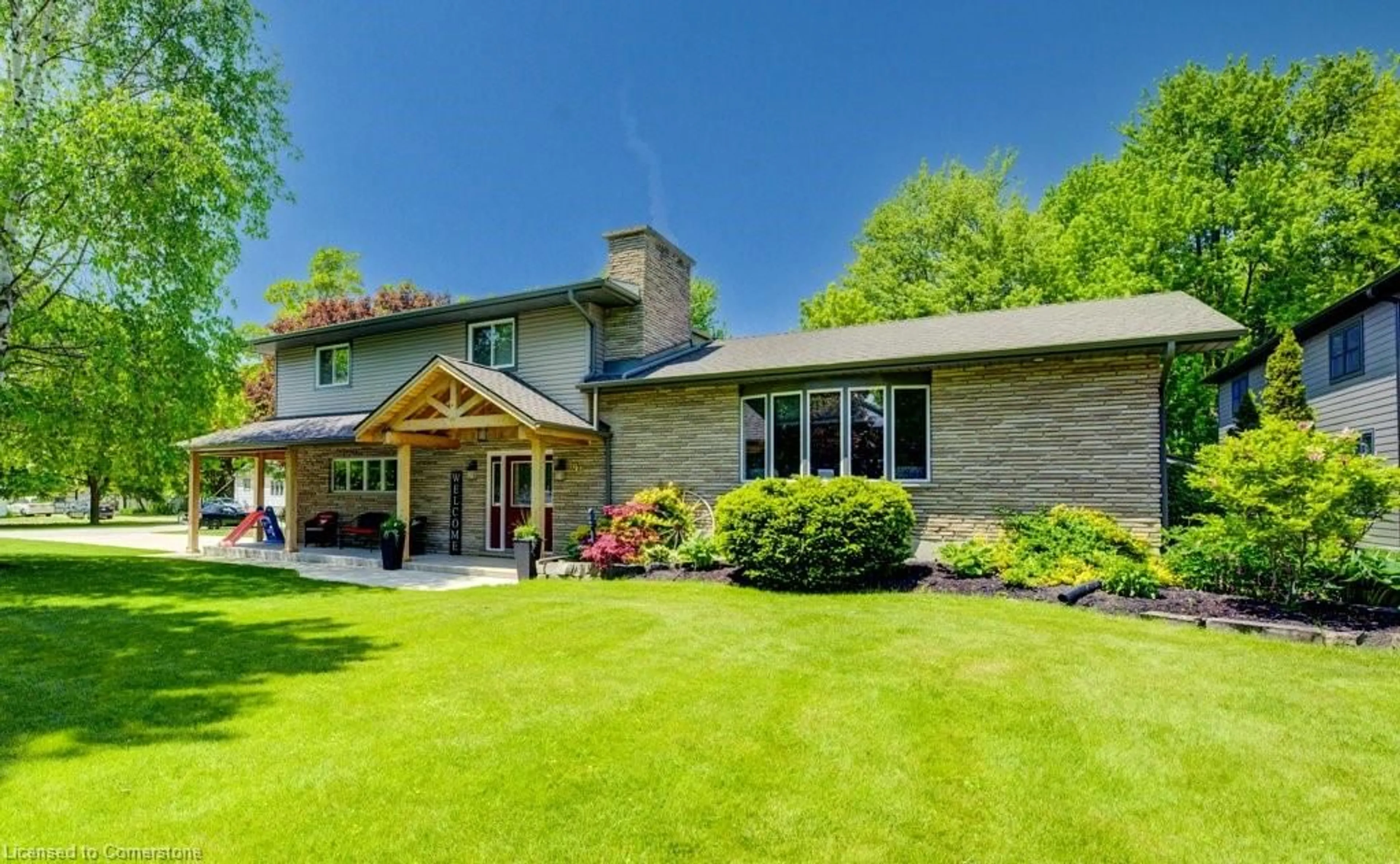 Home with brick exterior material, unknown for 194 Queen St, Atwood Ontario N0G 1B0