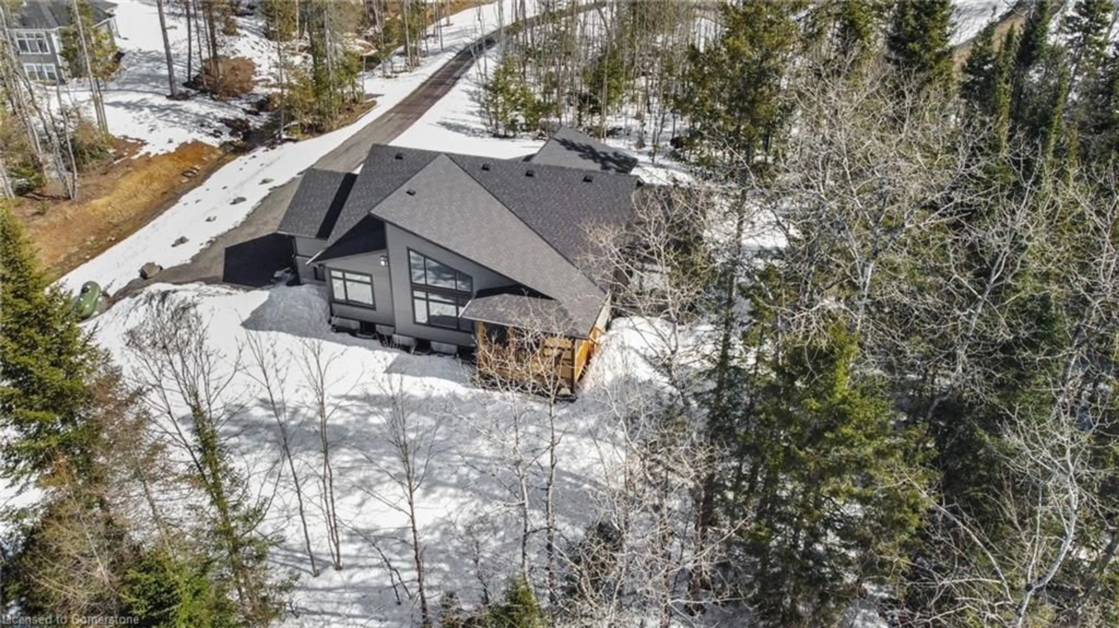 A pic from outside/outdoor area/front of a property/back of a property/a pic from drone, unknown for 1007 Kingsridge Crt #83, Huntsville Ontario P1H 0K1