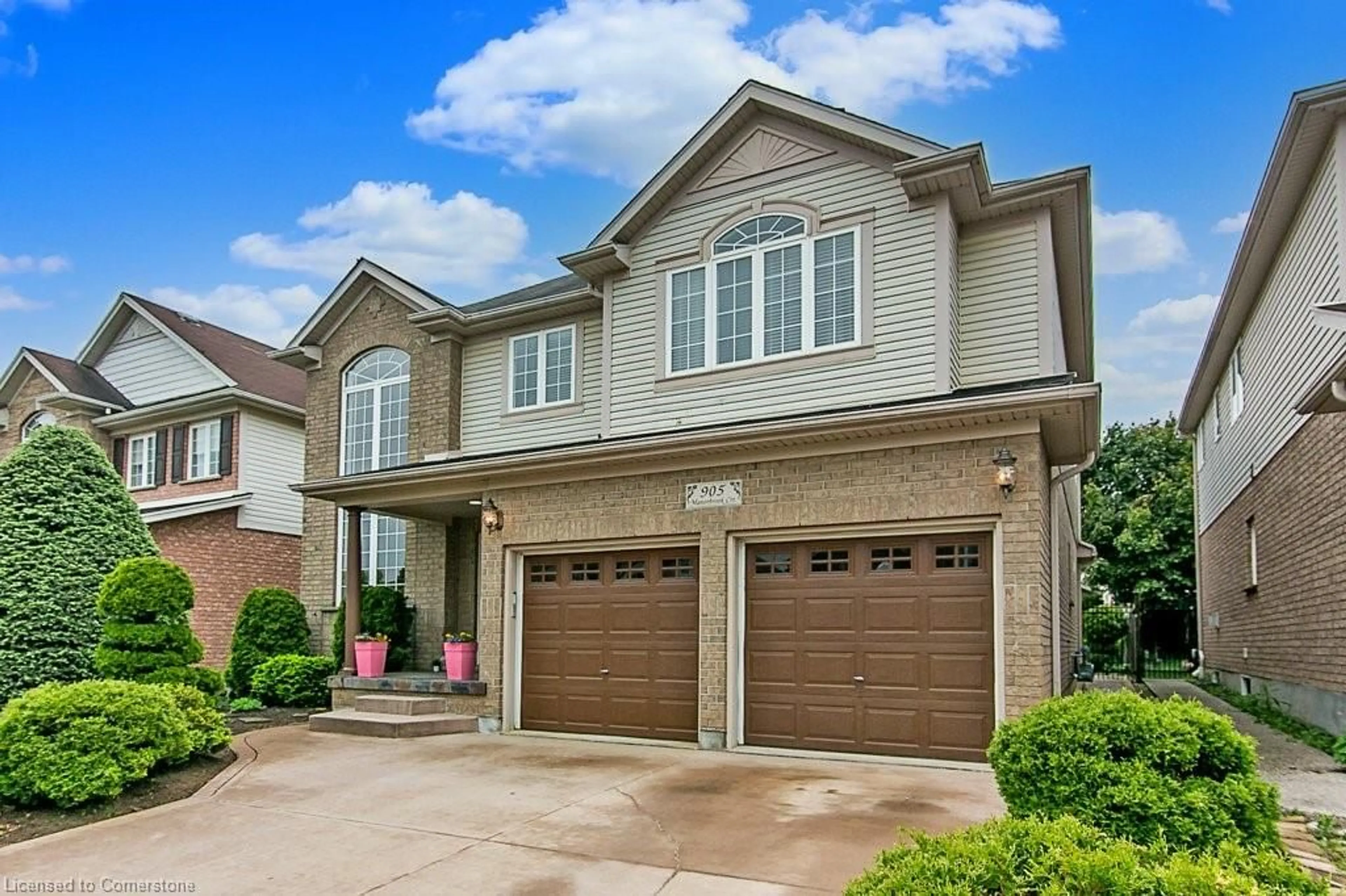 Home with brick exterior material, street for 905 Manorbrook Crt, Kitchener Ontario N2P 2Y2