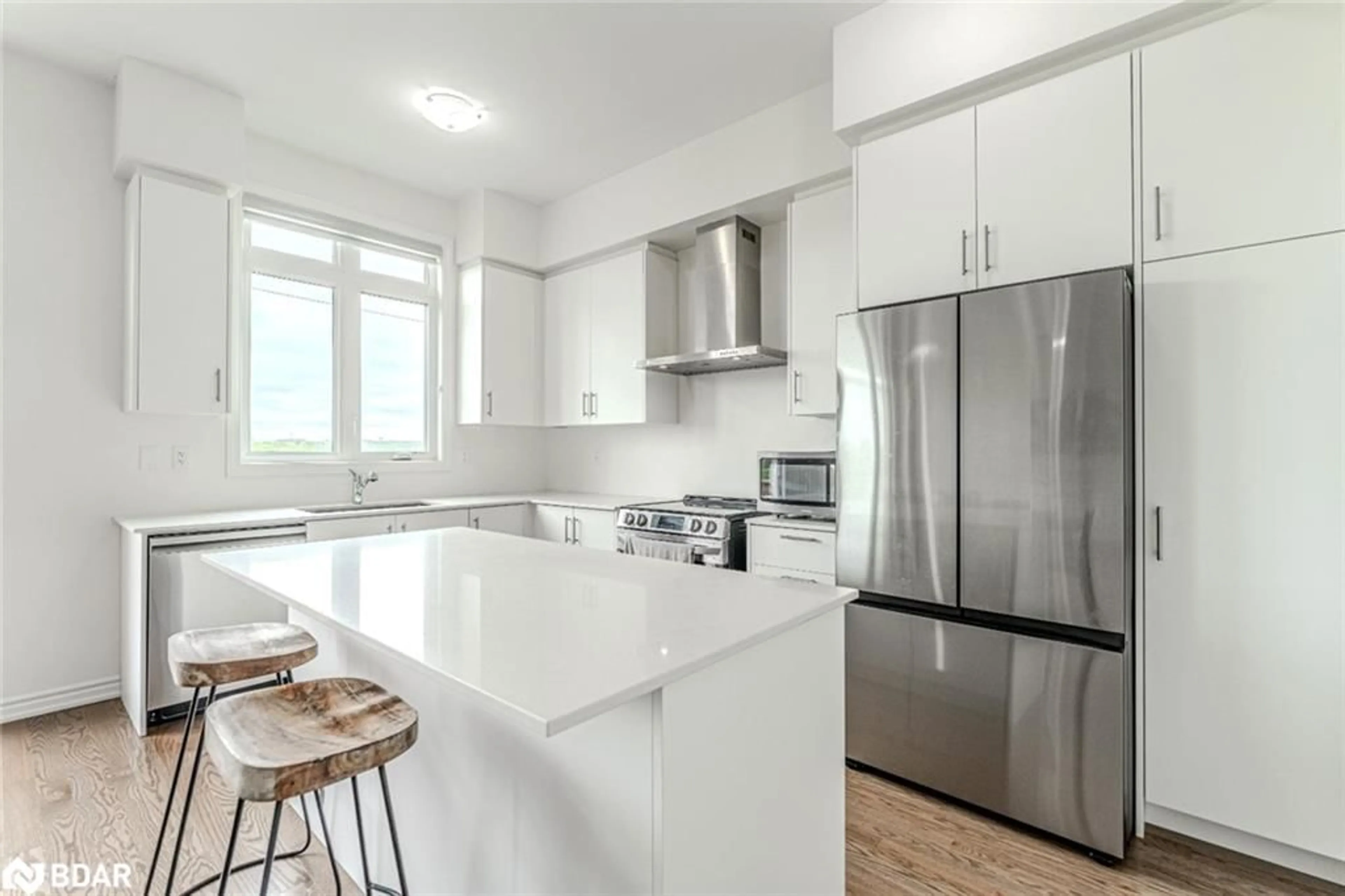 Open concept kitchen, unknown for 258 Madelaine Drive, Barrie Ontario L9J 0P4