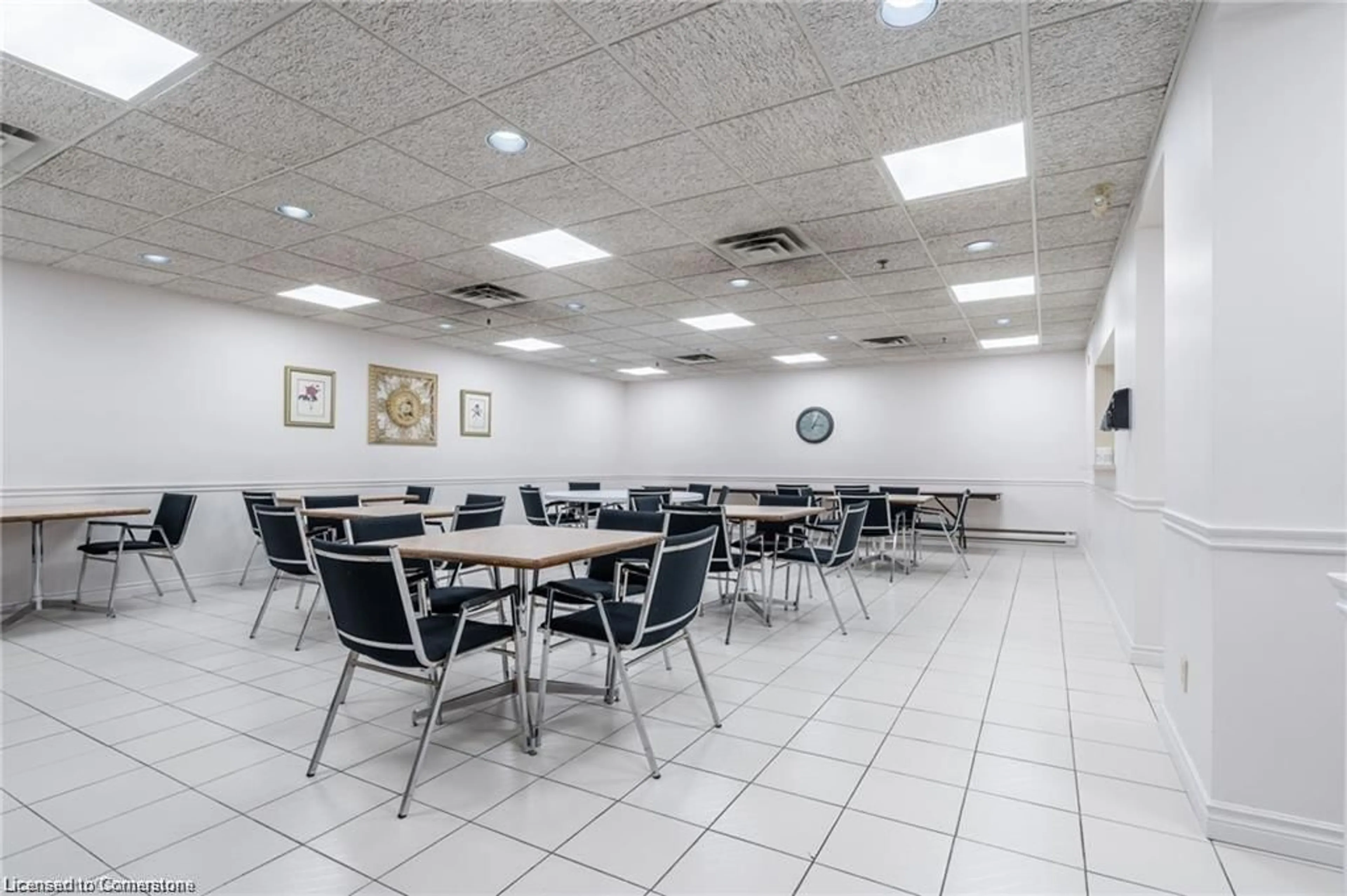 Dining room, ceramic/tile floor for 495 Highway 8 #702, Hamilton Ontario L8G 5E1
