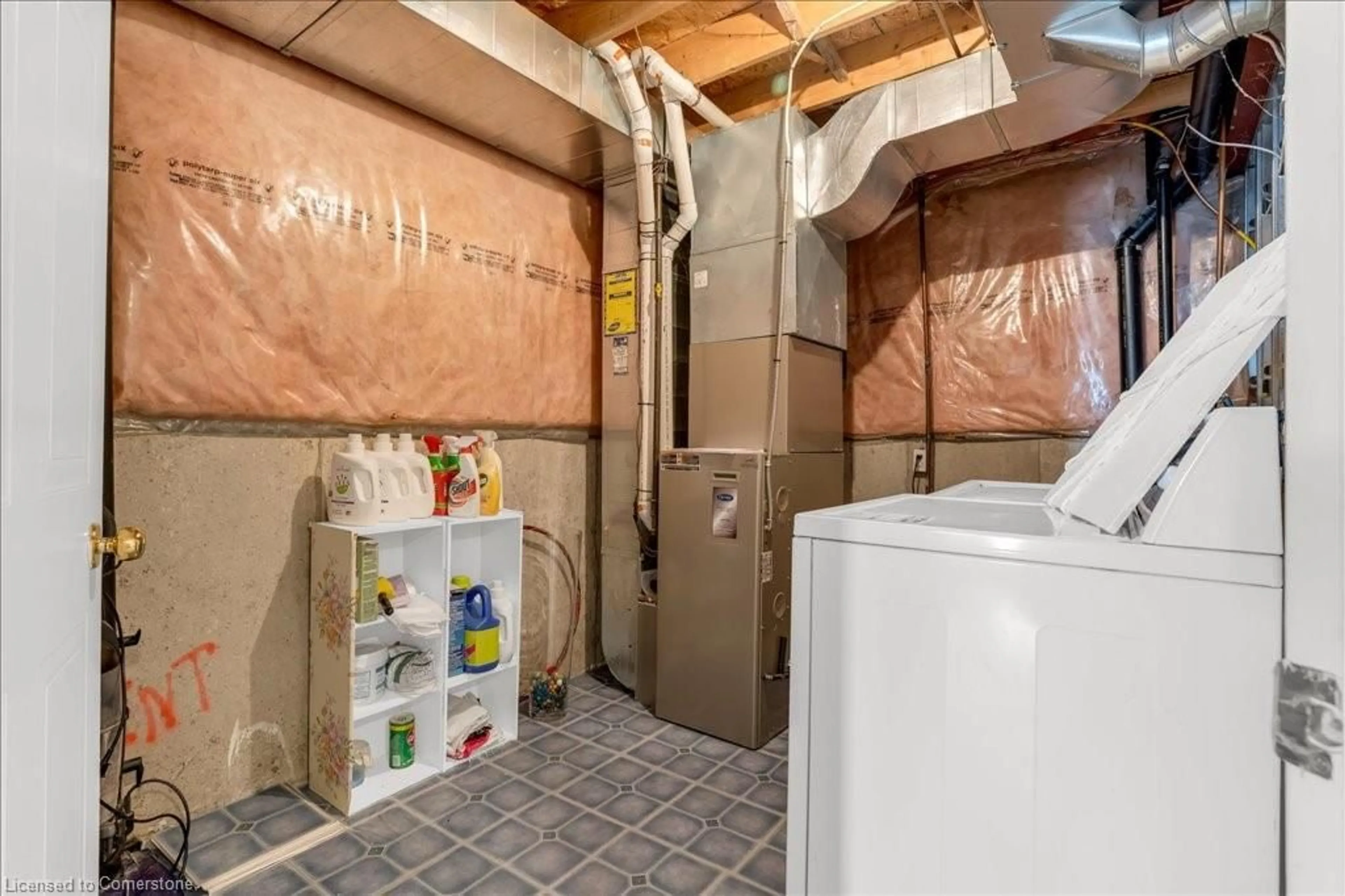 Laundry room for 230 Blackhorne Dr #14, Kitchener Ontario N2E 1Z4