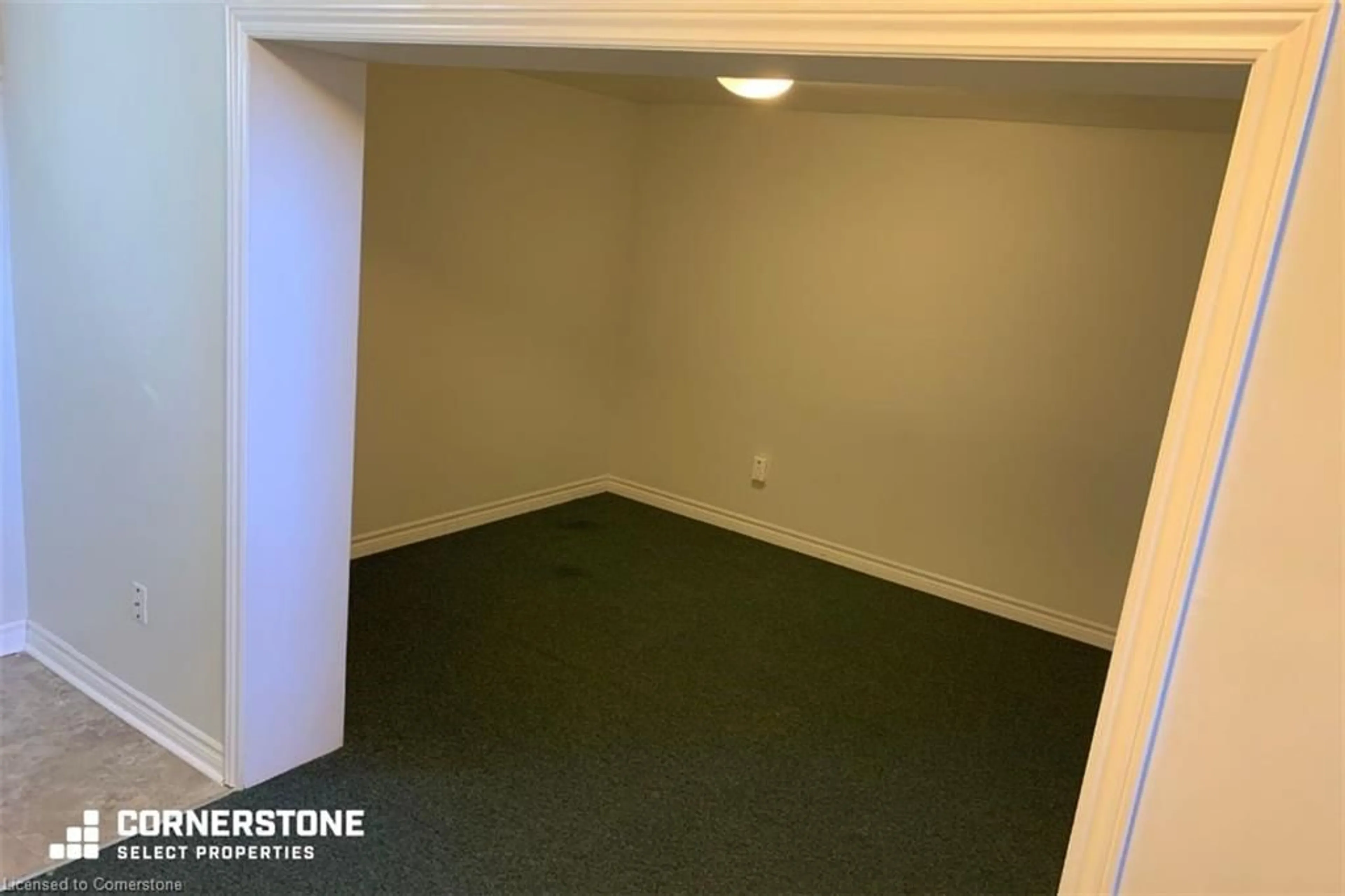 A pic of a room for 40 Summercrest Dr #3, Hamilton Ontario L8K 6M5
