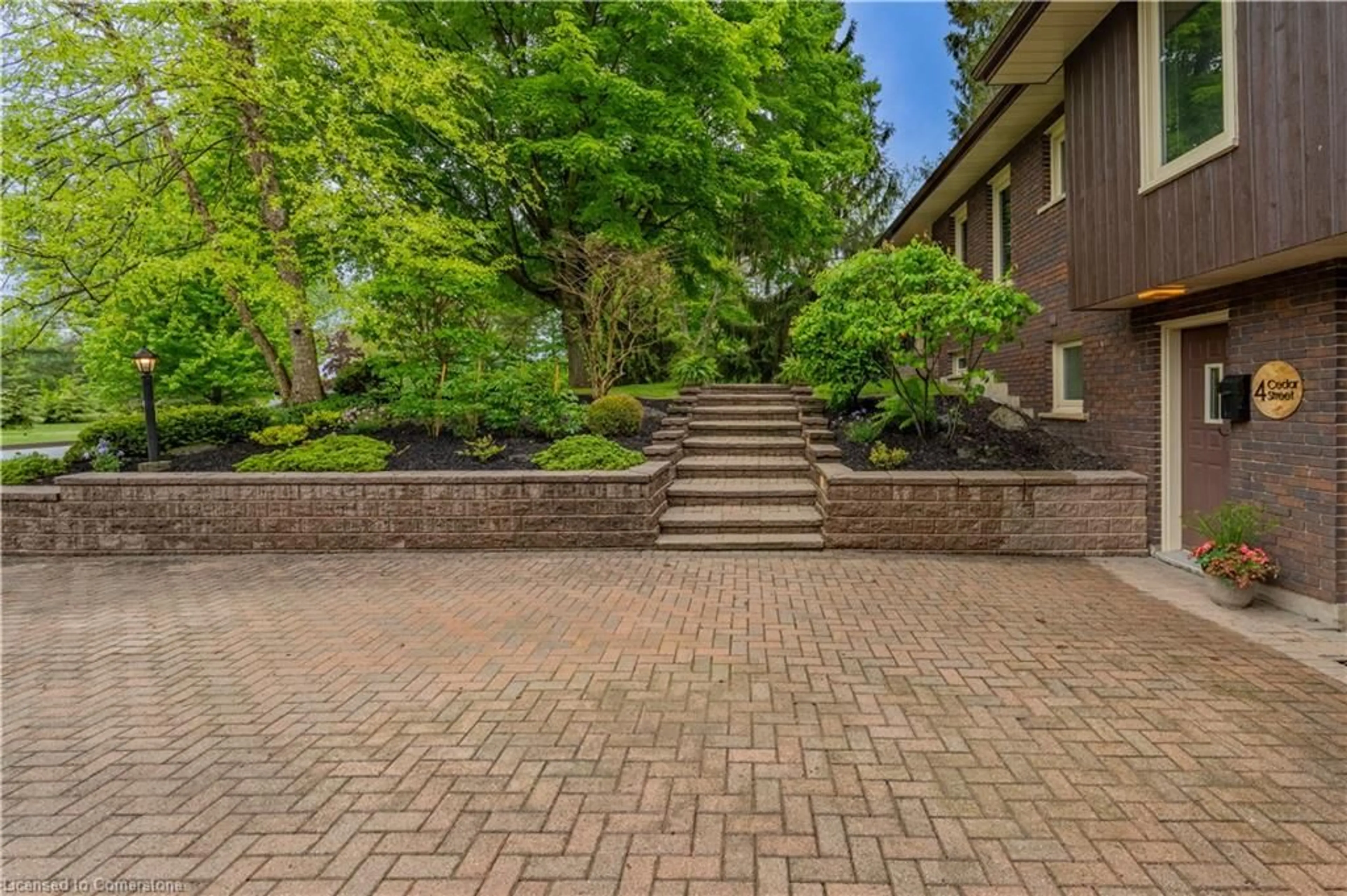 Patio, street for 4 Cedar St, Port Colborne Ontario L3K 2T9