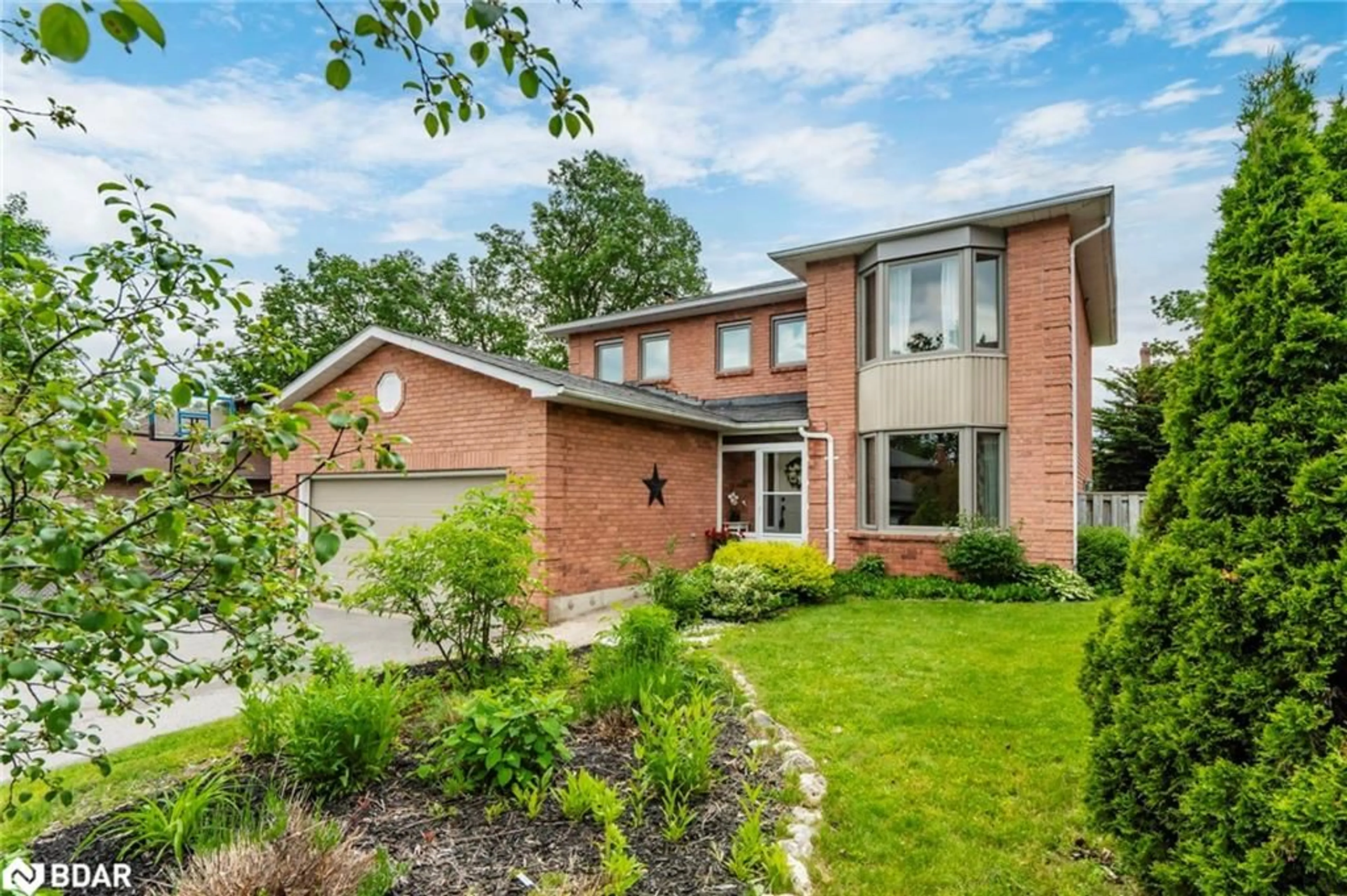 Home with brick exterior material, street for 26 Kenny Cres, Barrie Ontario L4N 6C9