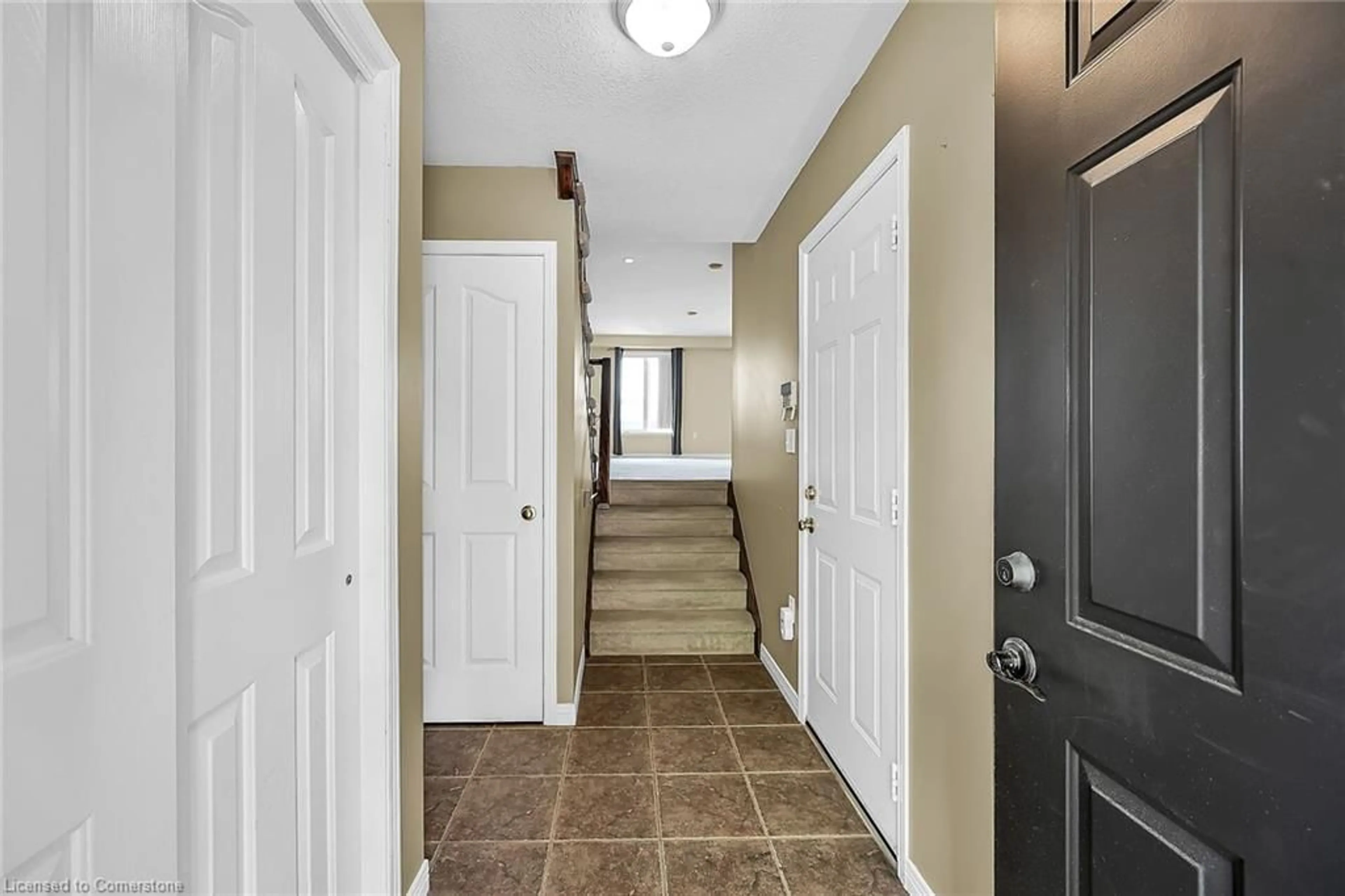 Indoor entryway for 8 Fairhaven Dr, Stoney Creek Ontario L8J 3X7