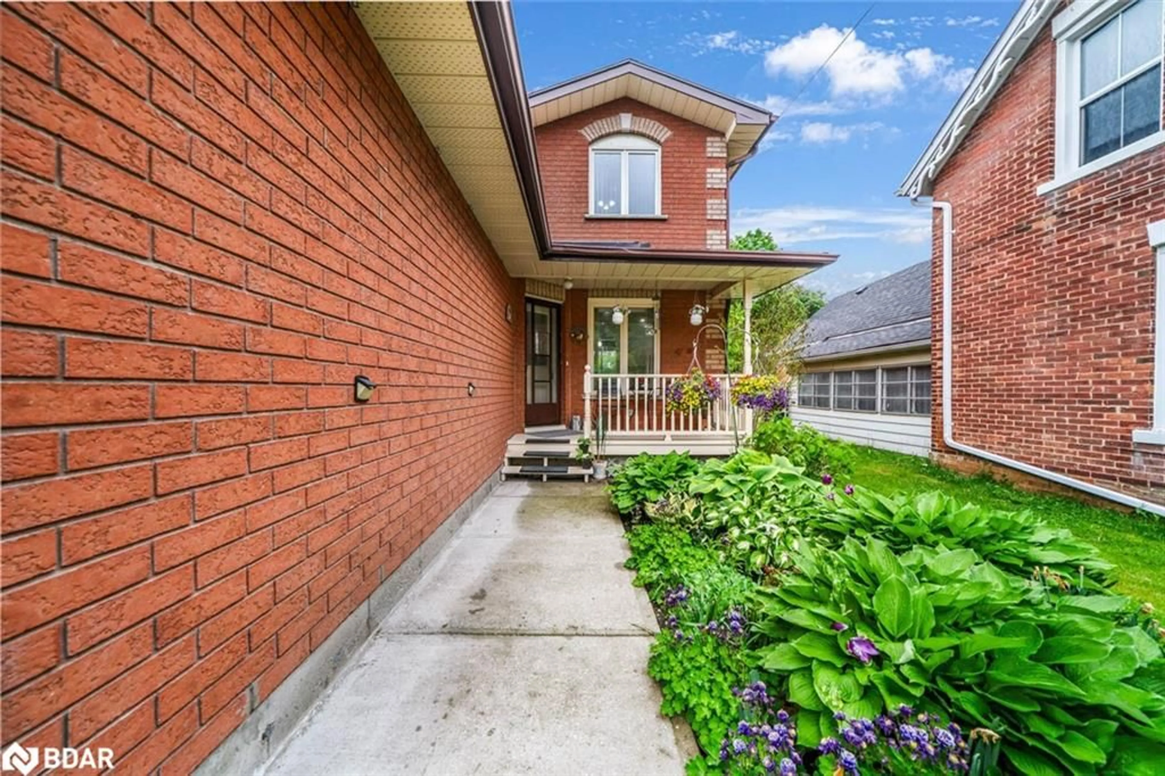 Home with brick exterior material, street for 135 Victoria St, Alliston Ontario L9R 1G7
