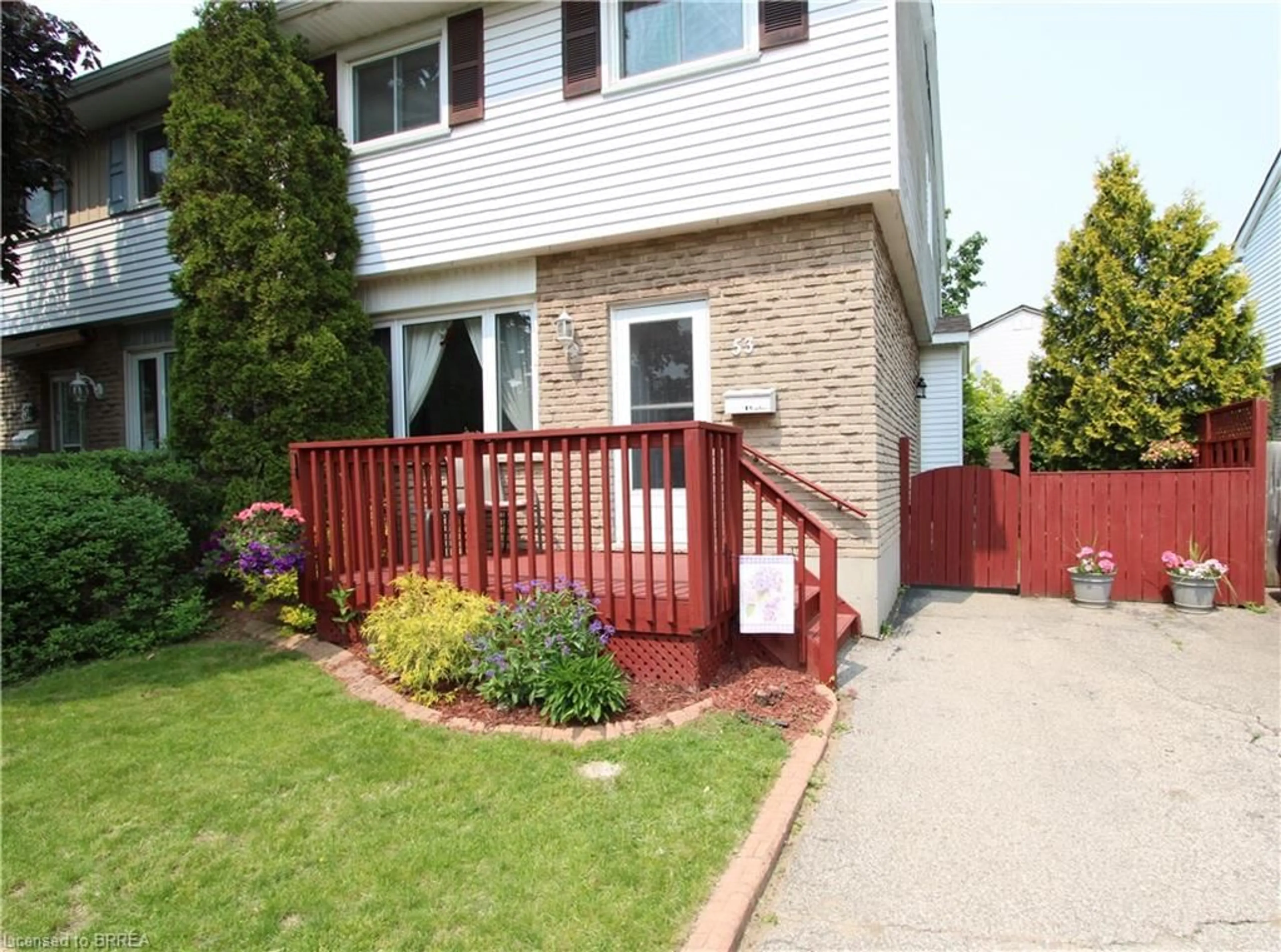 Home with vinyl exterior material, street for 53 Debby Cres, Brantford Ontario N3R 7A4