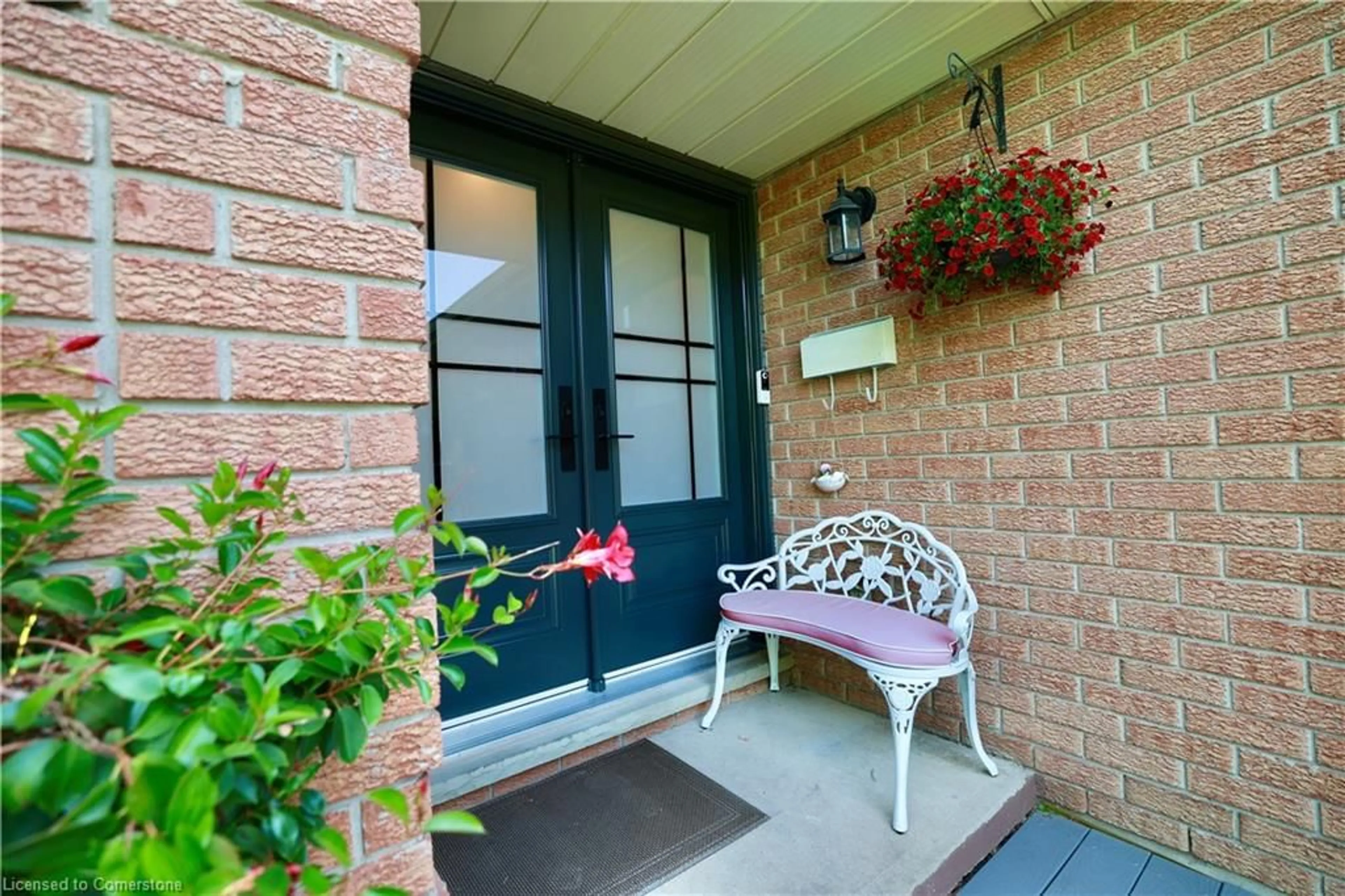 Patio, street for 236 Westvale Dr, Waterloo Ontario N2T 1Y1