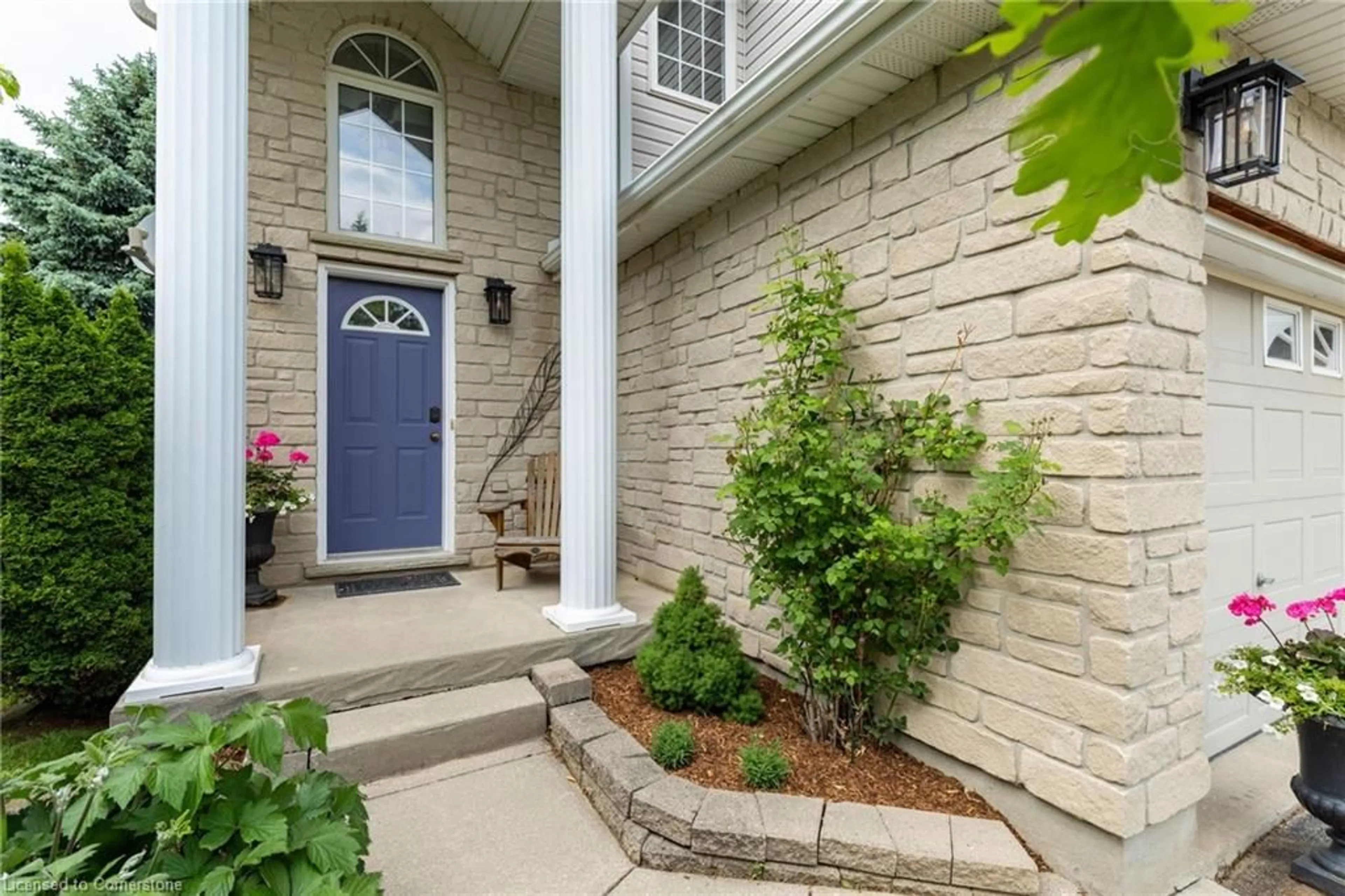 Indoor entryway for 27 Burke Cres, Guelph Ontario N1L 1J2