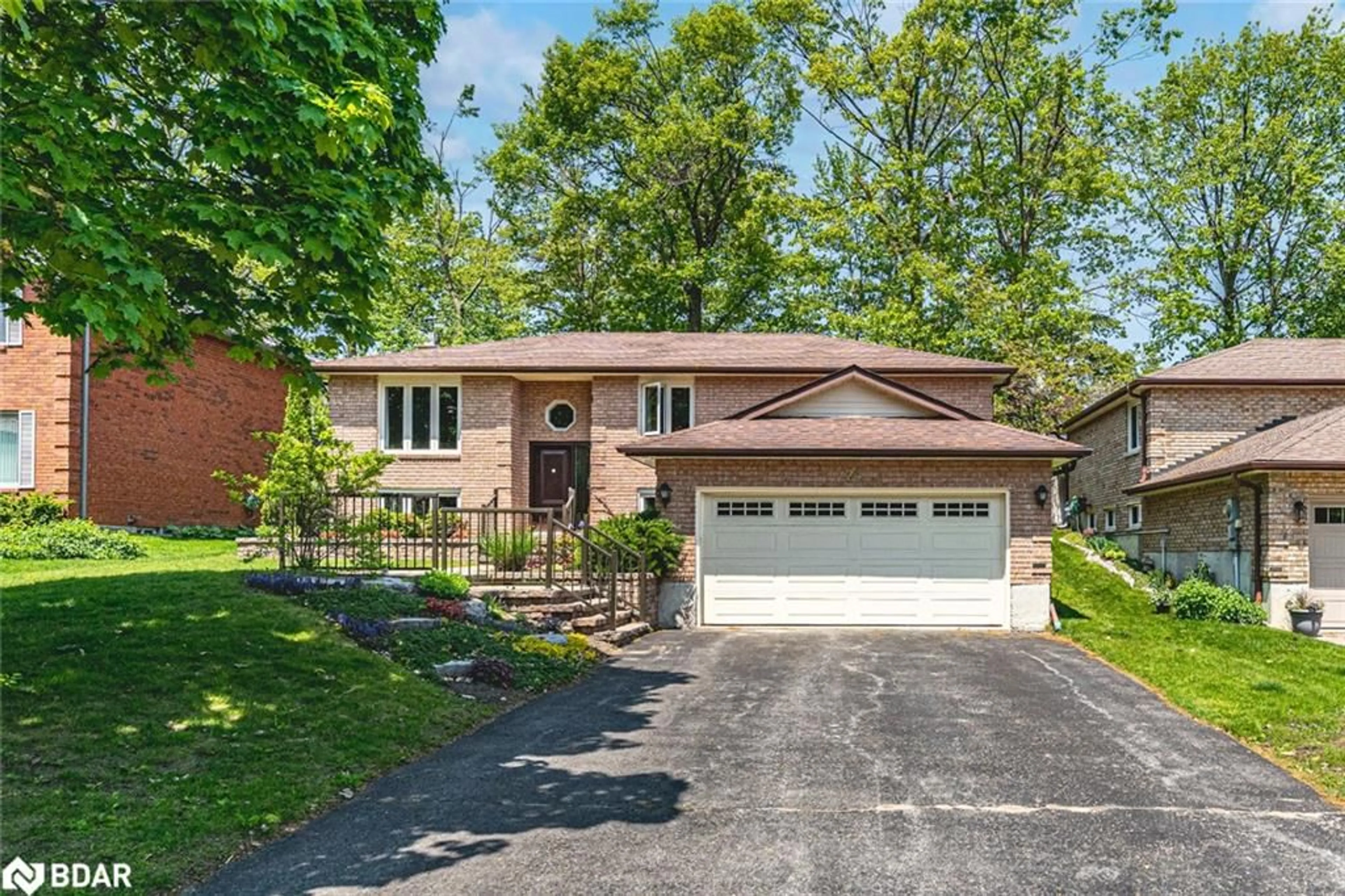 Home with brick exterior material, street for 24 Layton Cres, Barrie Ontario L4N 6G3