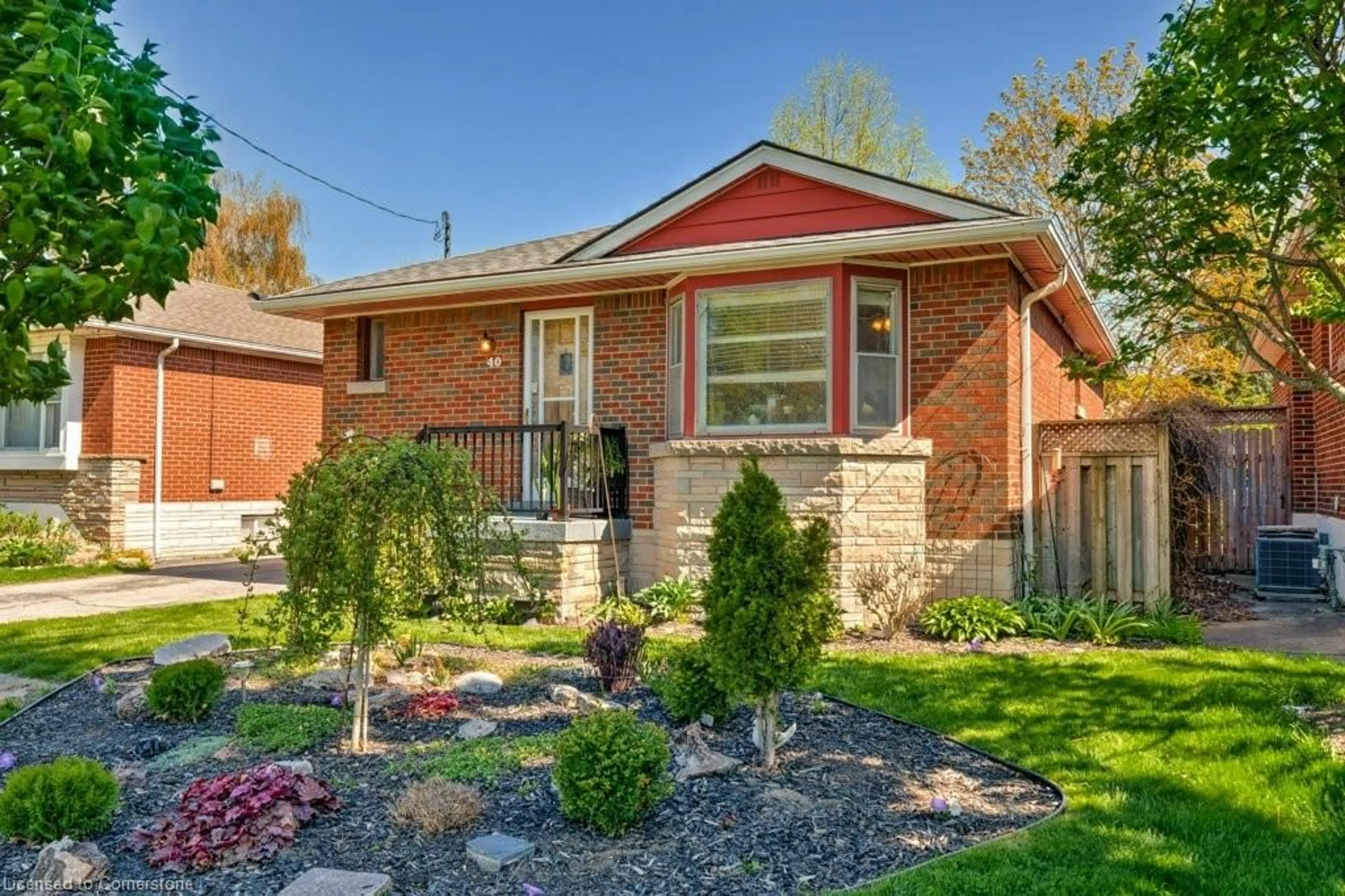 Home with brick exterior material, street for 40 Richwill Rd, Hamilton Ontario L9C 1S1