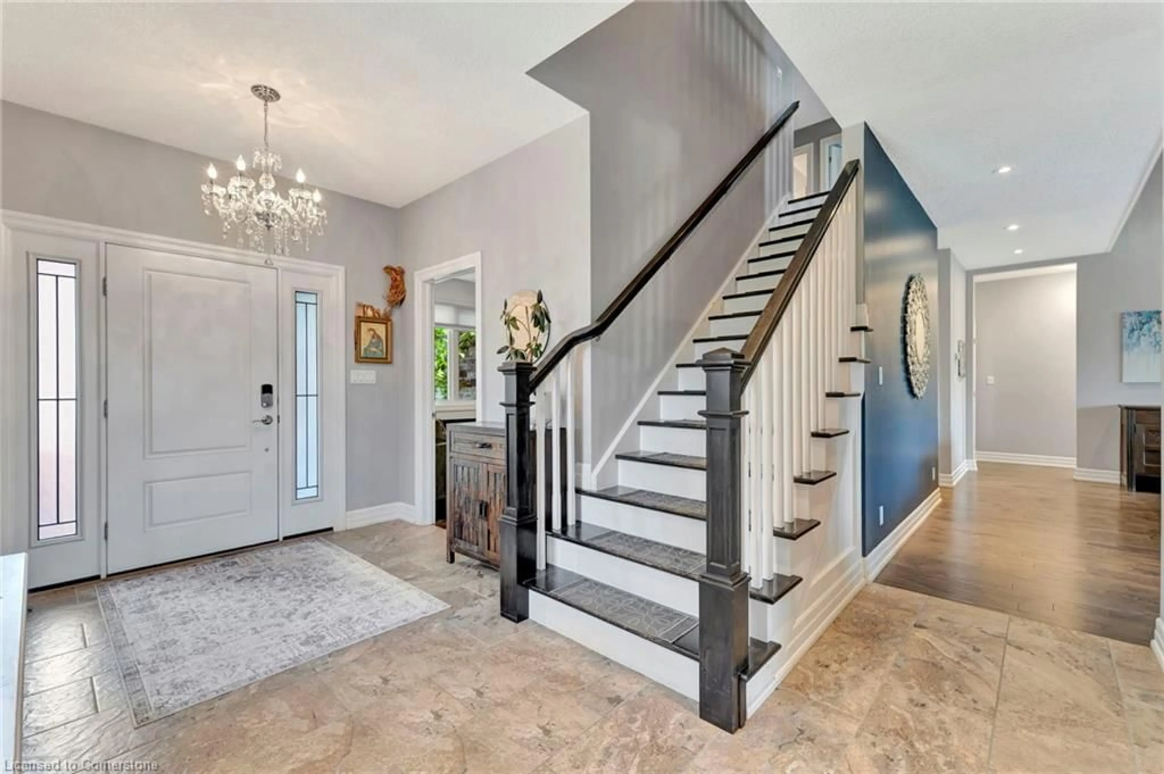 Indoor entryway for 855 Wood Dr, Listowel Ontario N4W 0B7