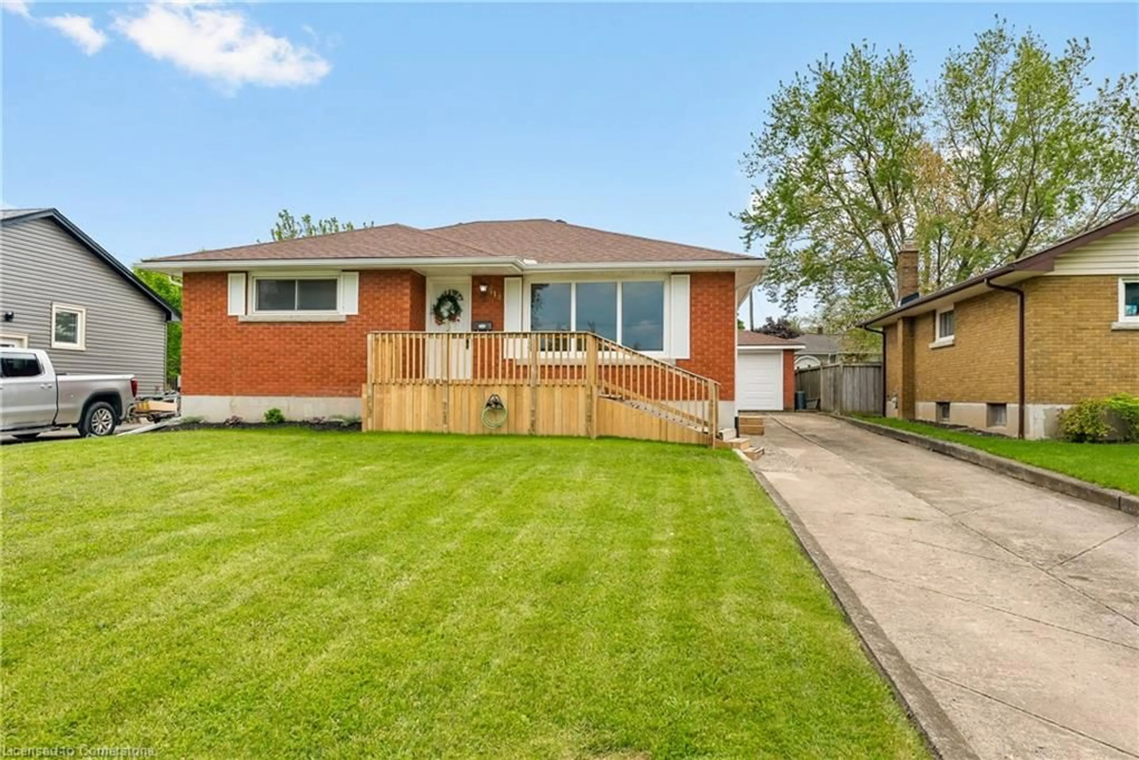 Home with brick exterior material, street for 119 Ryerson St, Thorold Ontario L2V 3Y2