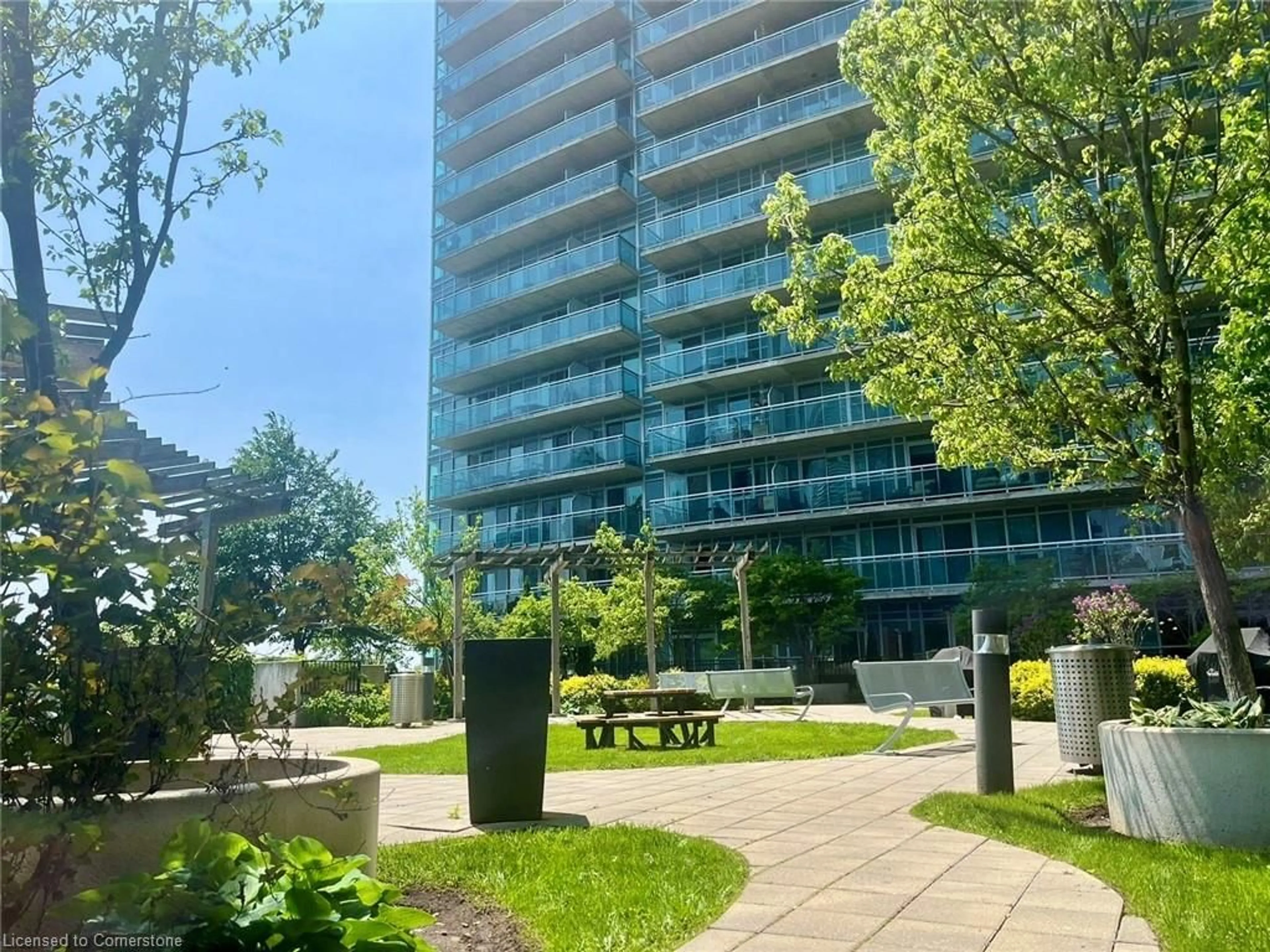 Patio, water/lake/river/ocean view for 165 Legion Rd #1223, Etobicoke Ontario M8Y 0B3