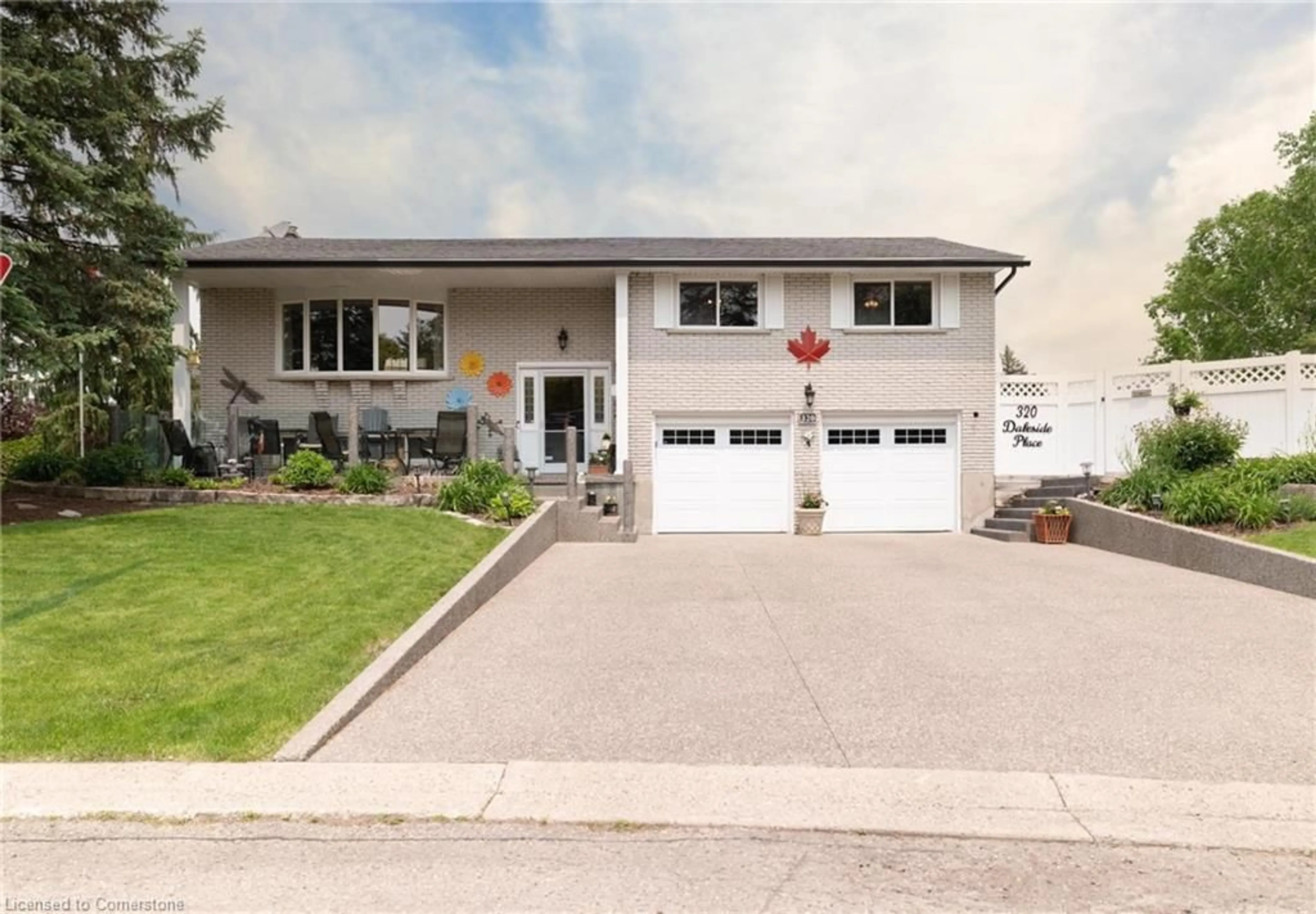 Home with vinyl exterior material, street for 320 Daleside Pl, Waterloo Ontario N2L 5M4