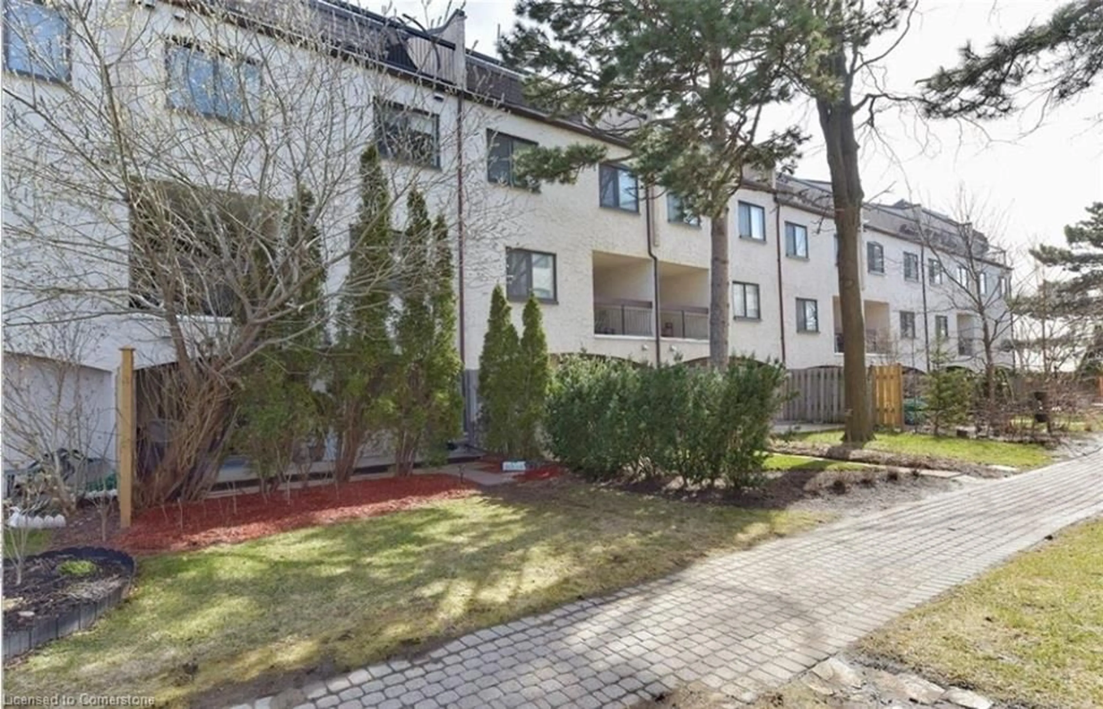 Patio, street for 1016 Falgarwood Dr #40, Oakville Ontario L6H 2P5