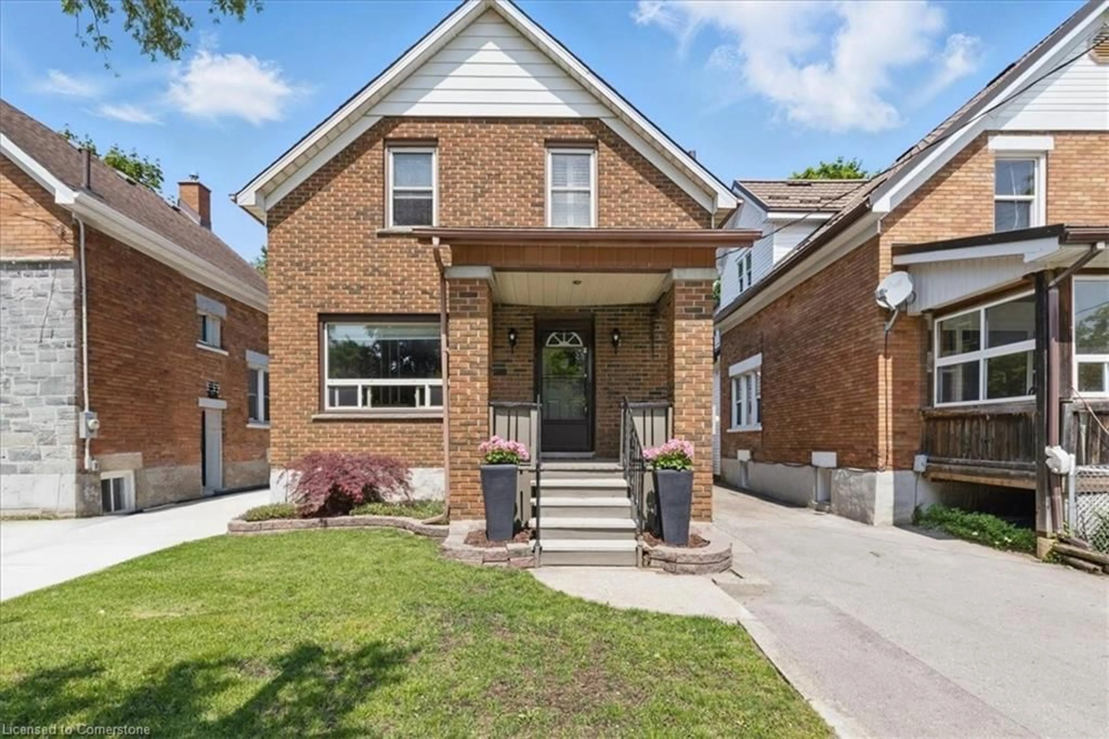 Home with brick exterior material, street for 6 Herlan Ave, Kitchener Ontario N2G 4K3