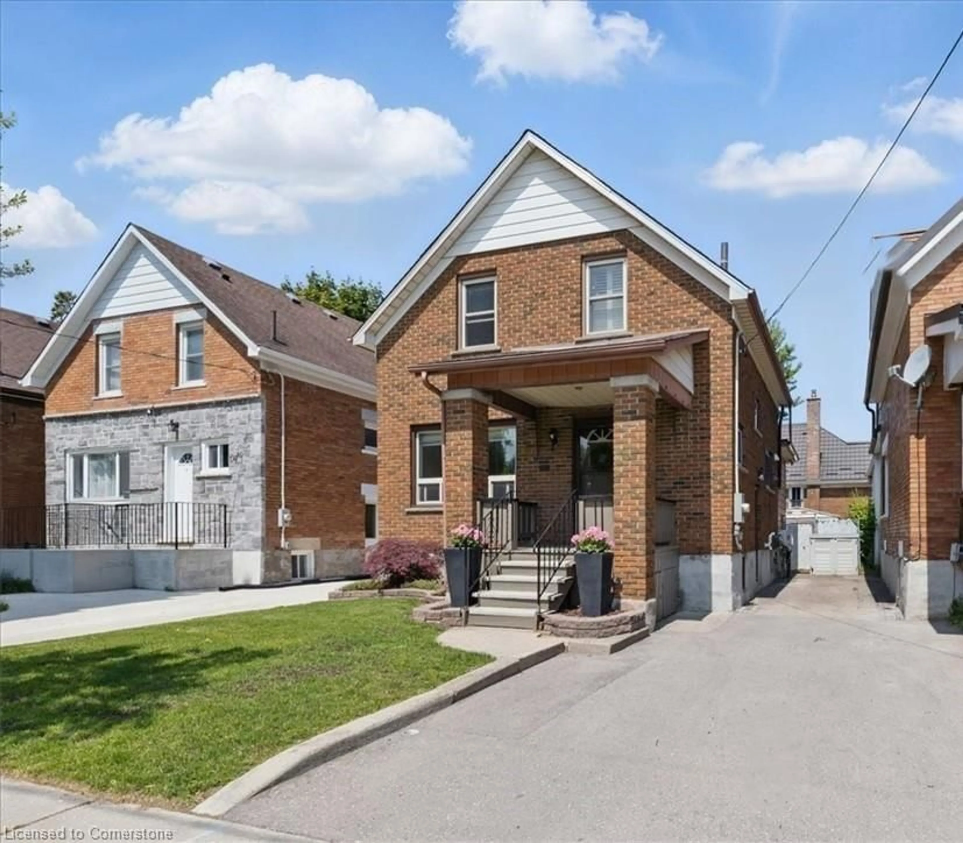 Home with brick exterior material, street for 6 Herlan Ave, Kitchener Ontario N2G 4K3