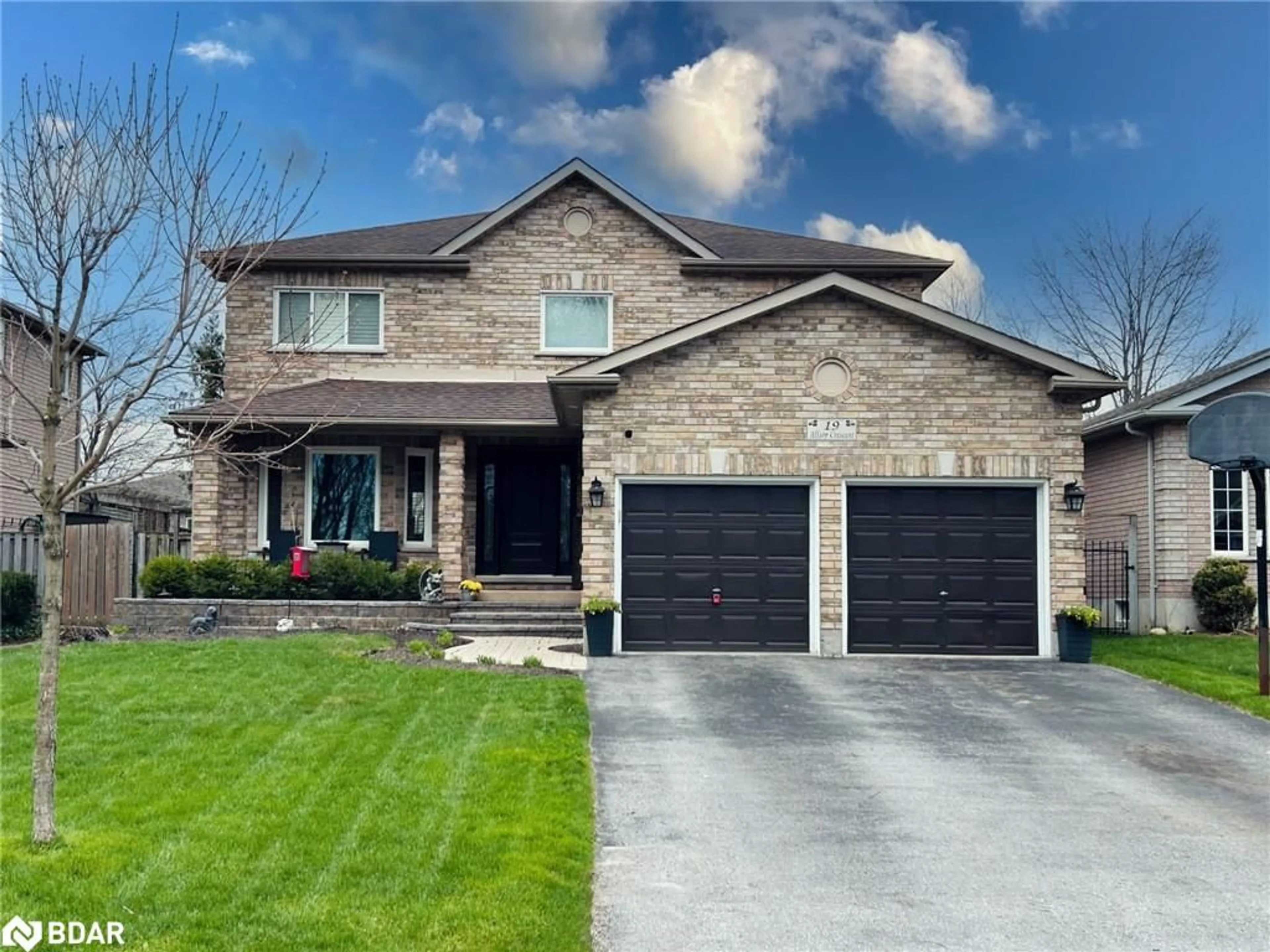 Home with brick exterior material, street for 19 Allsop Cres, Barrie Ontario L4N 8T6