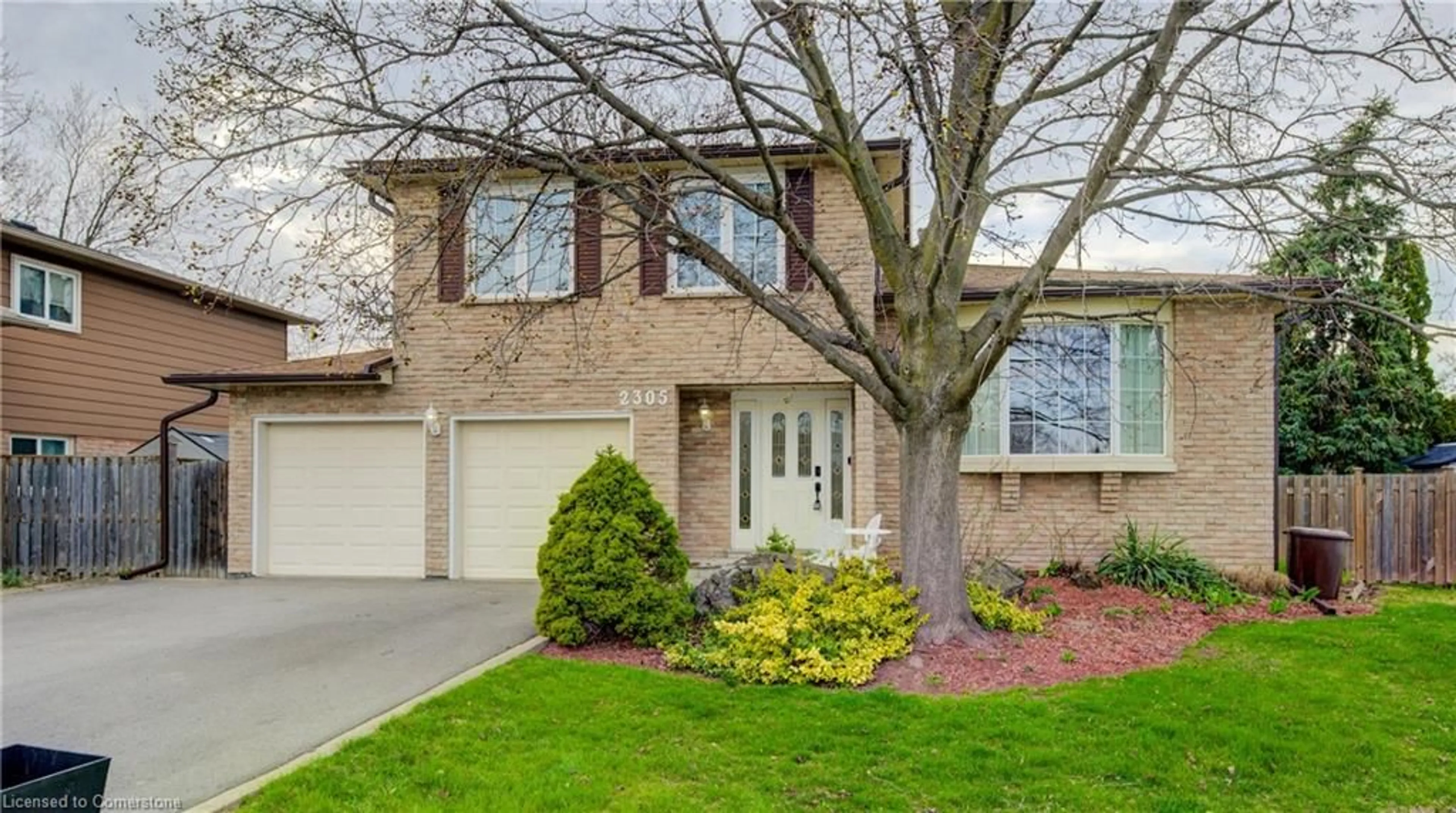 Home with brick exterior material, street for 2305 Kirkburn Dr, Burlington Ontario L7P 4E9
