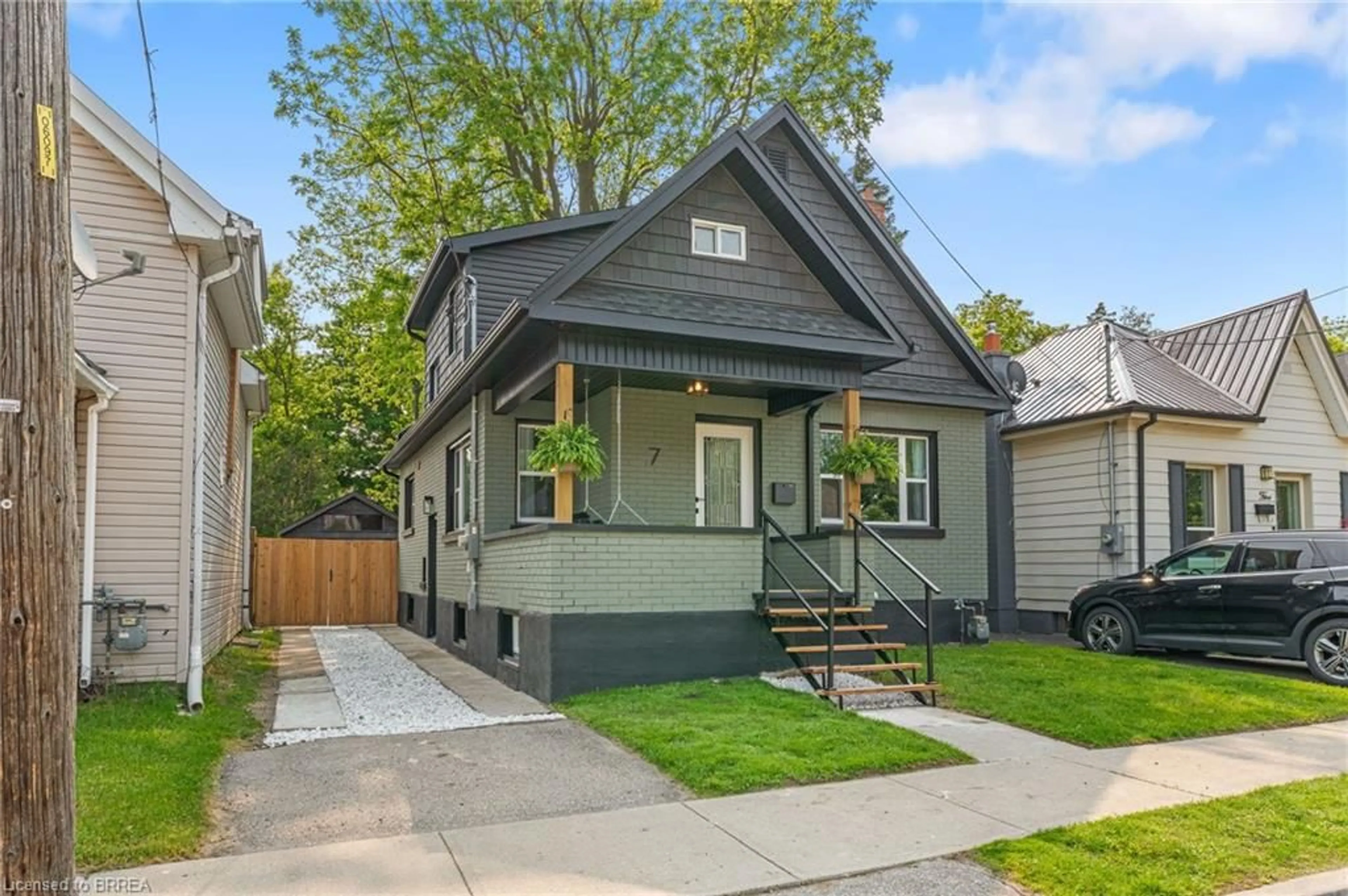 Home with vinyl exterior material, street for 7 Esther St, Brantford Ontario N3S 6K3