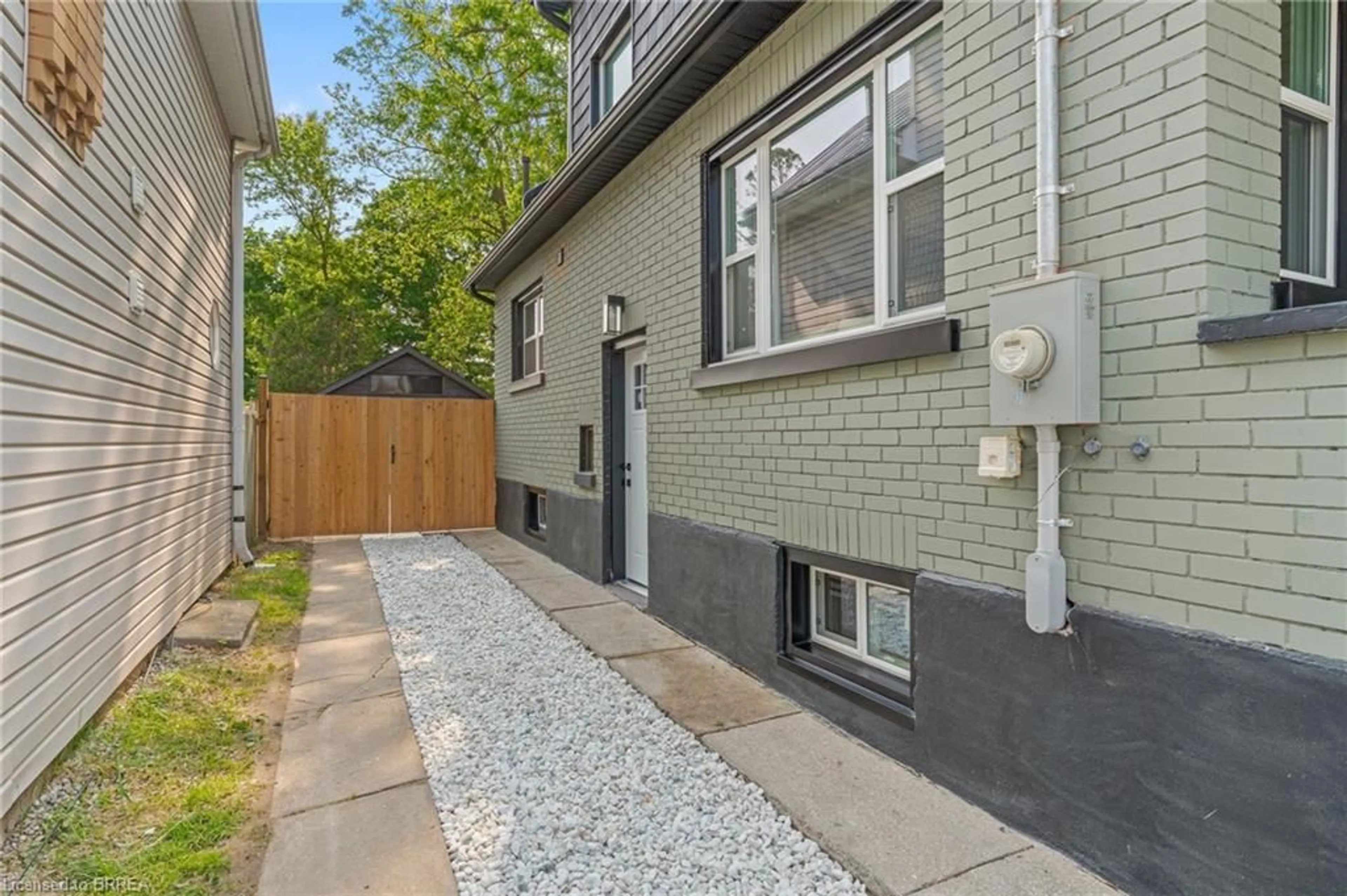 Home with brick exterior material, street for 7 Esther St, Brantford Ontario N3S 6K3