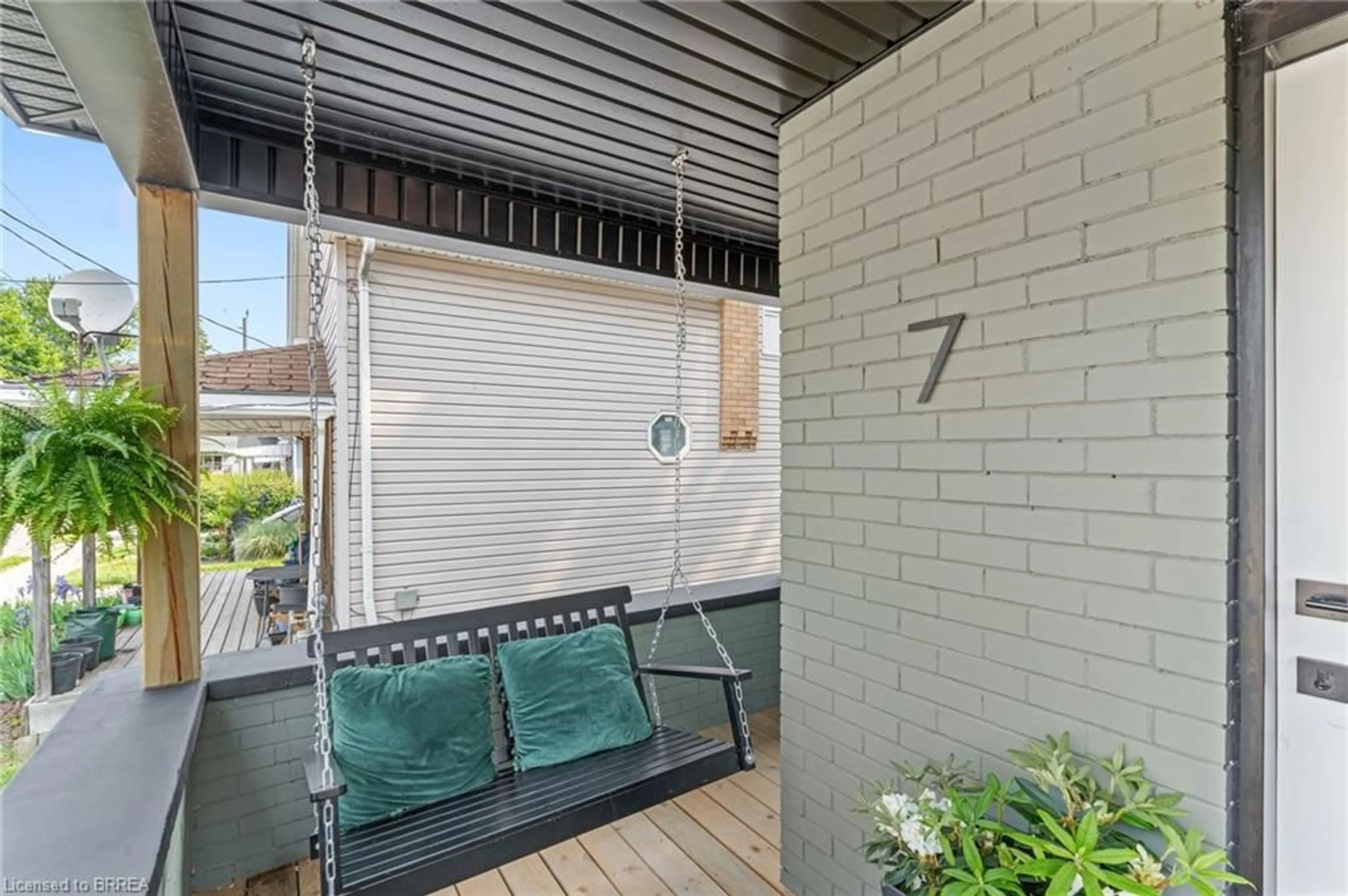 Patio, street for 7 Esther St, Brantford Ontario N3S 6K3