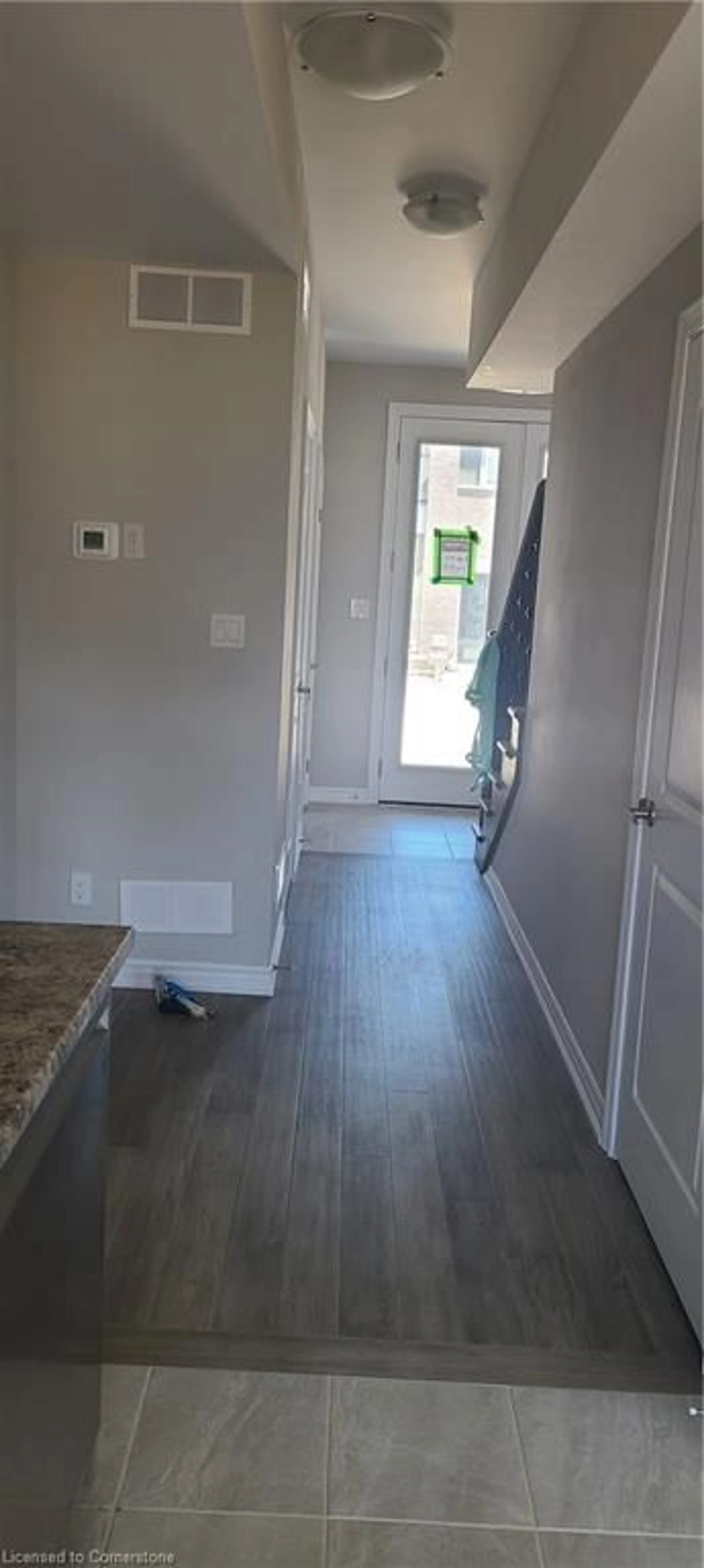 Indoor entryway for 17 Renfrew Trail, Welland Ontario L3C 0K2