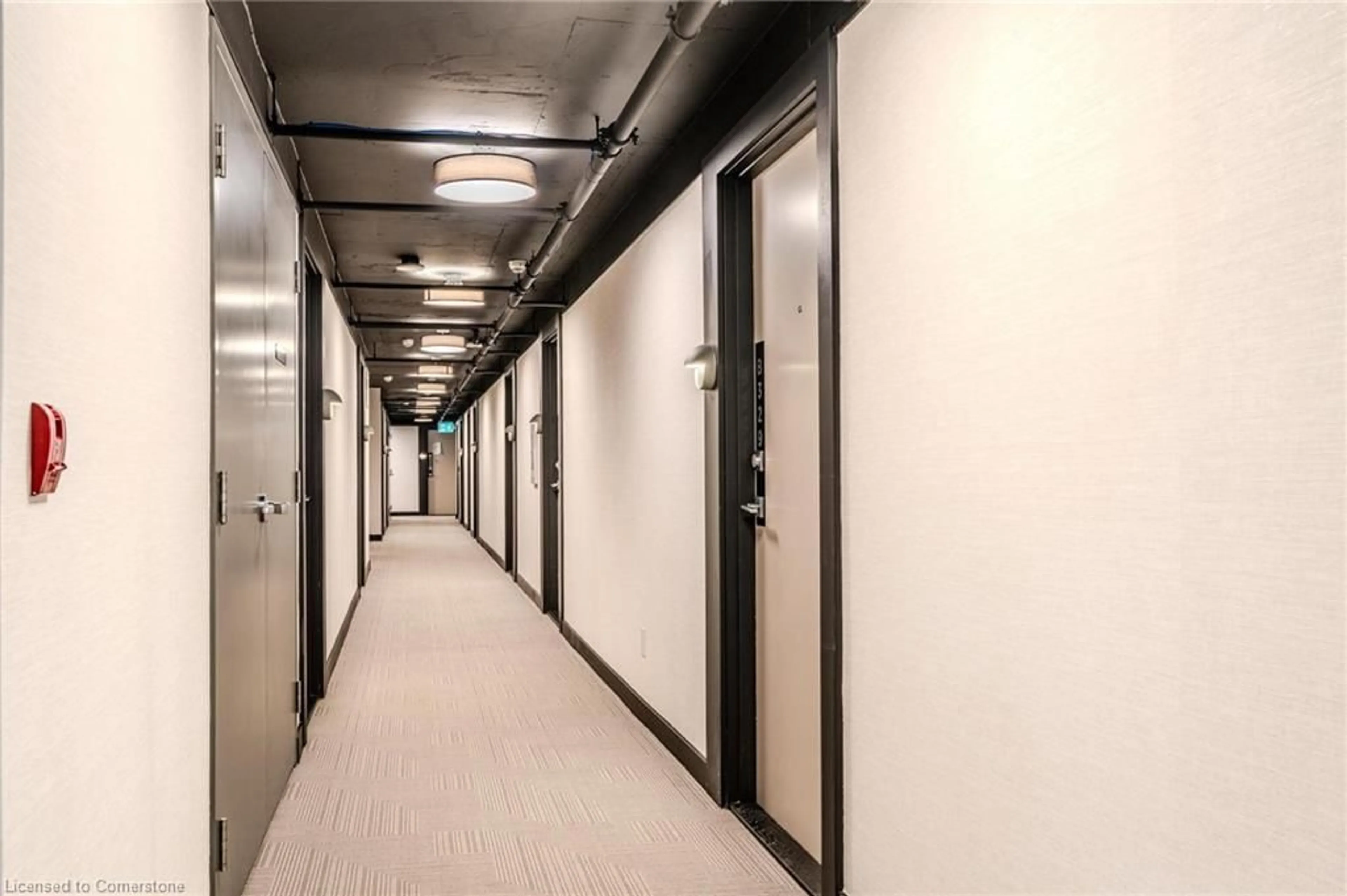 Indoor foyer for 1119 Cooke Blvd #B329, Burlington Ontario L7T 0C6