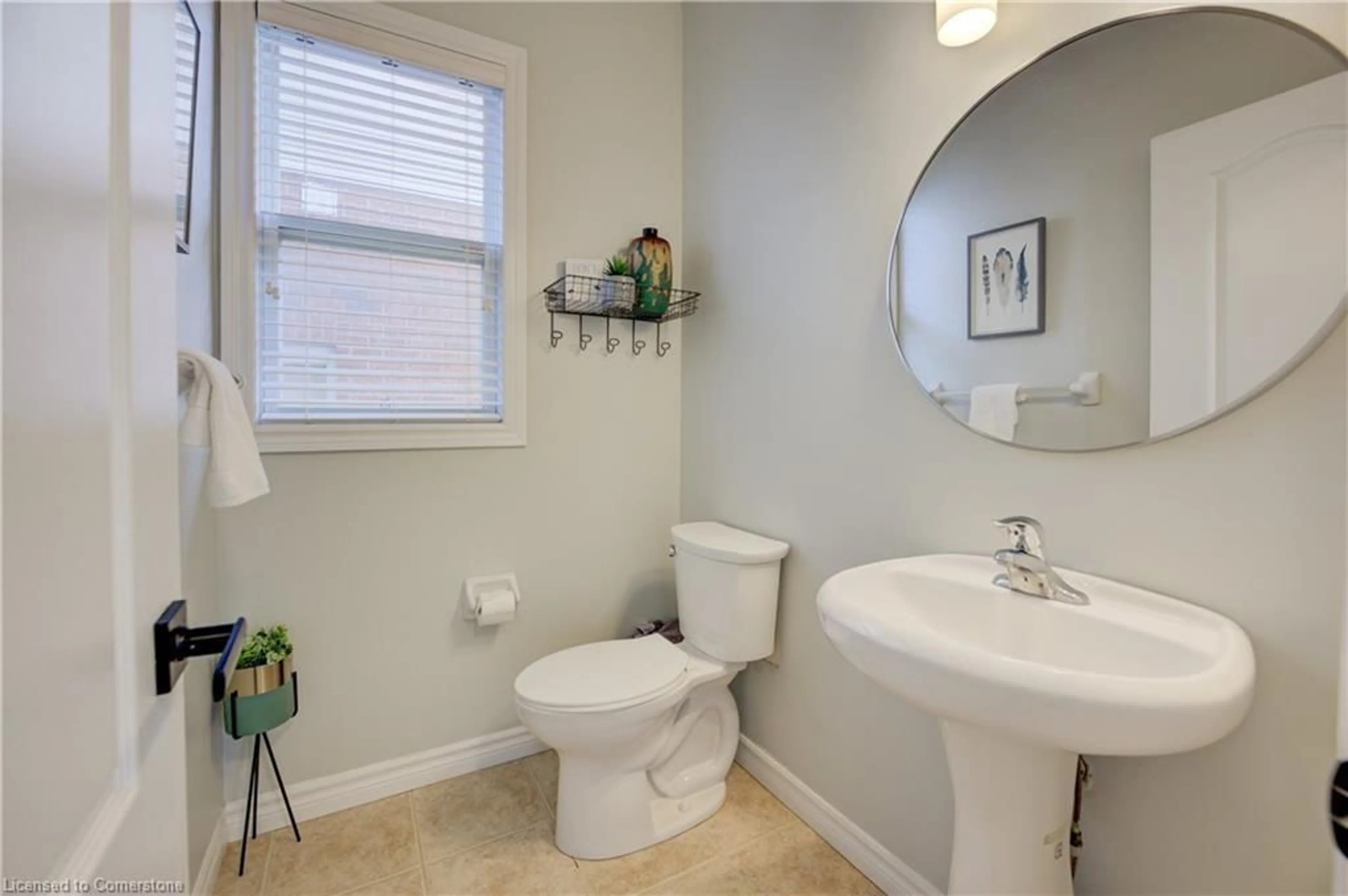 Standard bathroom, ceramic/tile floor for 606 Frieburg Dr, Waterloo Ontario N2T 2Y4