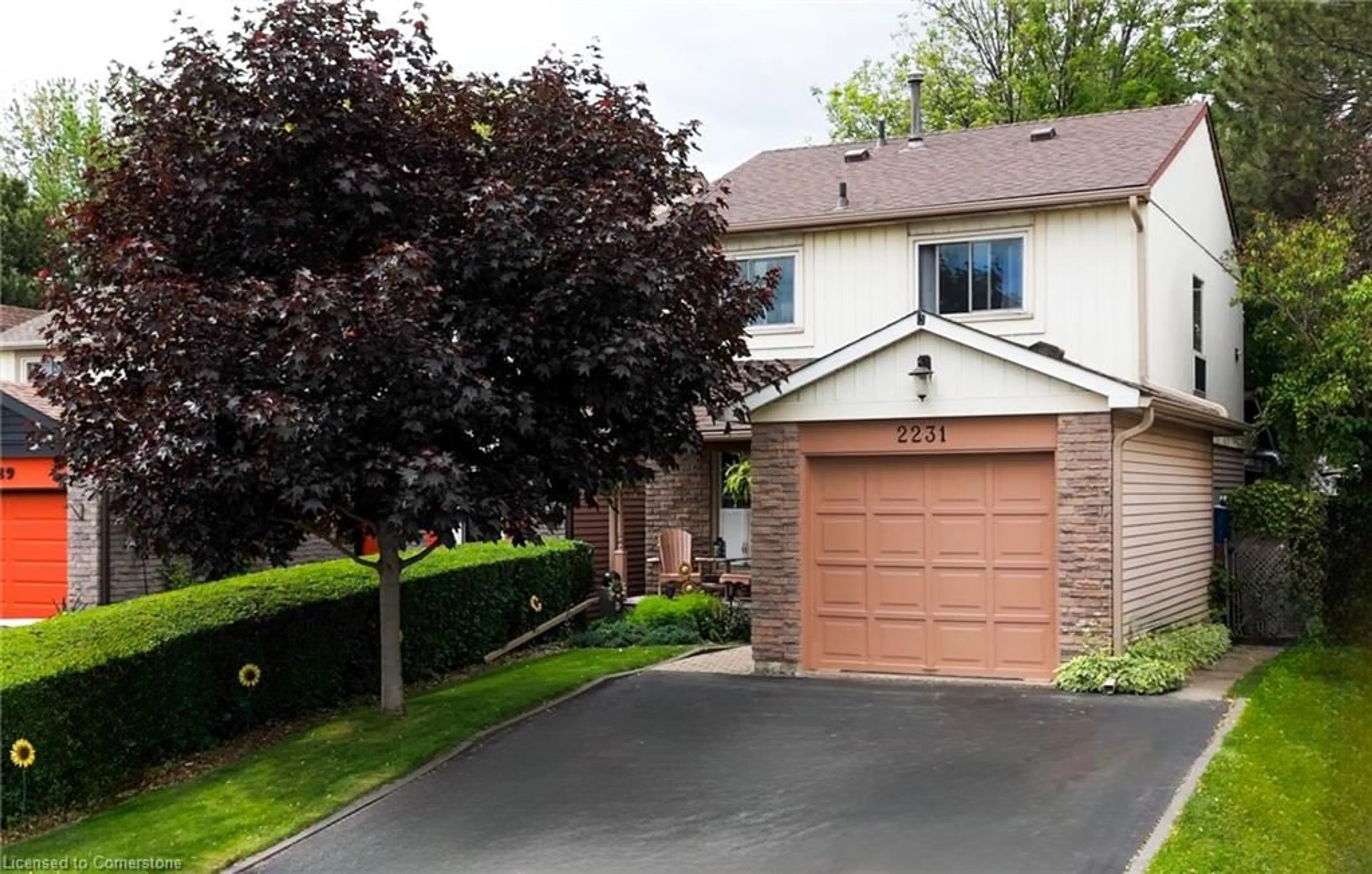Home with vinyl exterior material, street for 2231 Leominster Dr, Burlington Ontario L7P 3W8