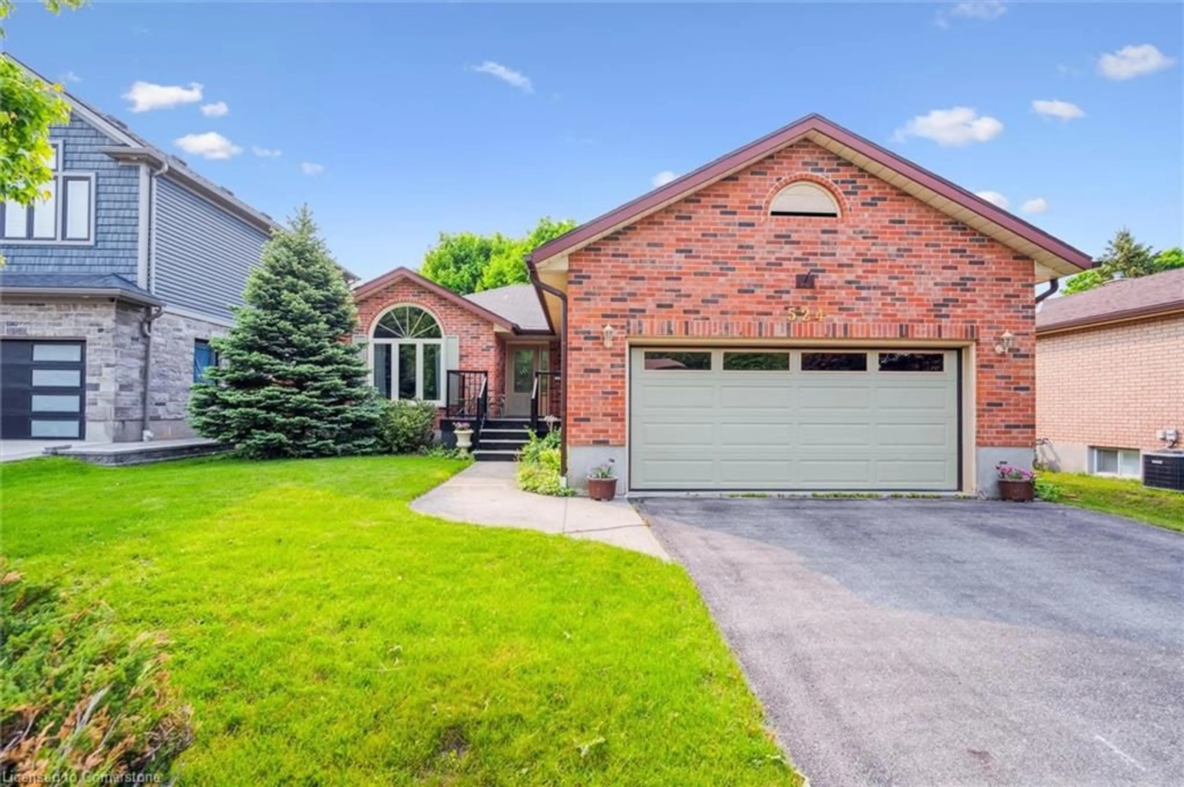 Home with brick exterior material, street for 524 Walker St, Fergus Ontario N1M 3J1