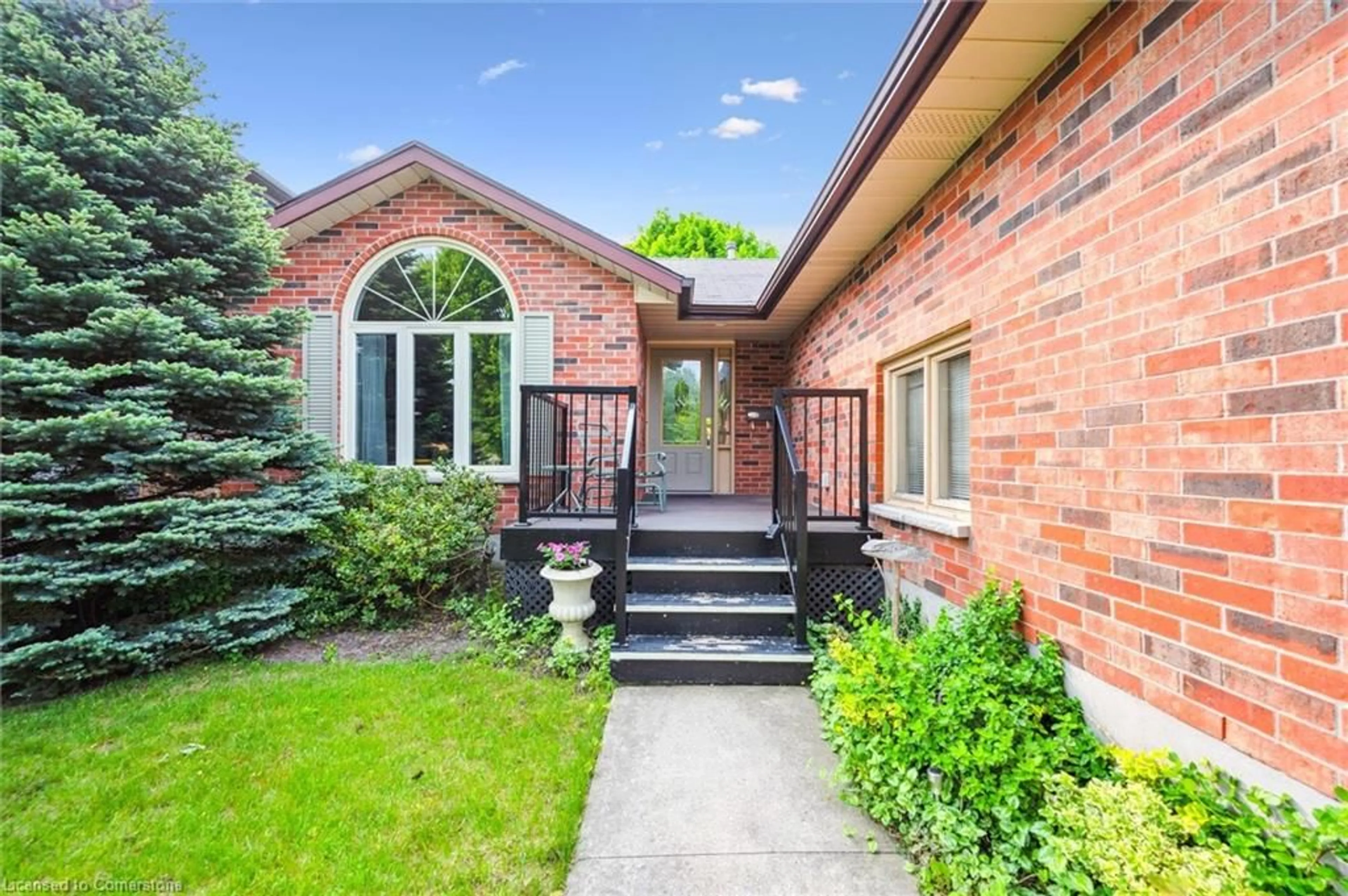 Home with brick exterior material, street for 524 Walker St, Fergus Ontario N1M 3J1
