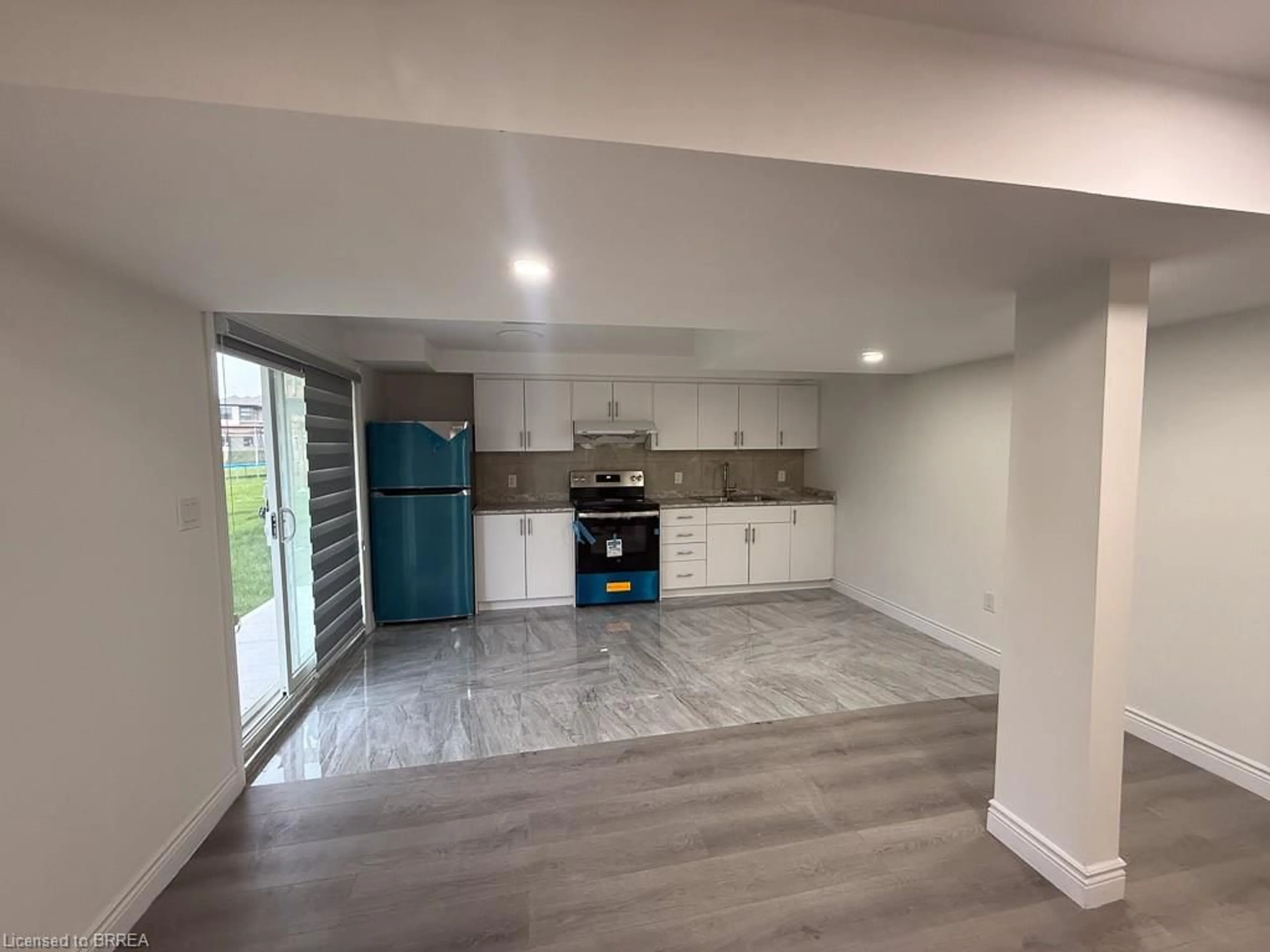 Open concept kitchen, ceramic/tile floor for 26 Ford St, Paris Ontario N3L 0M6