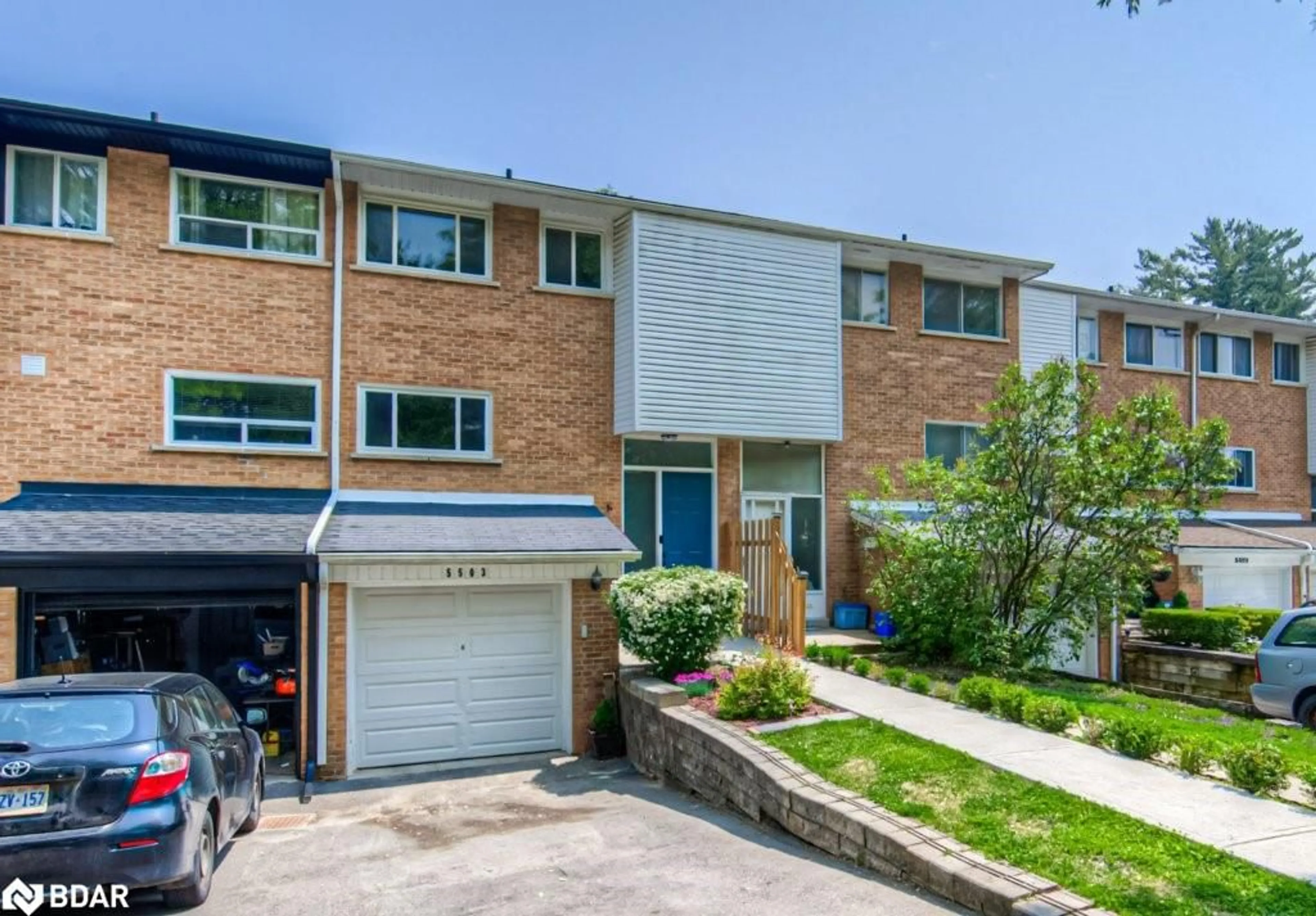 Home with brick exterior material, street for 5503 Schueller Cres, Burlington Ontario L7L 3T1