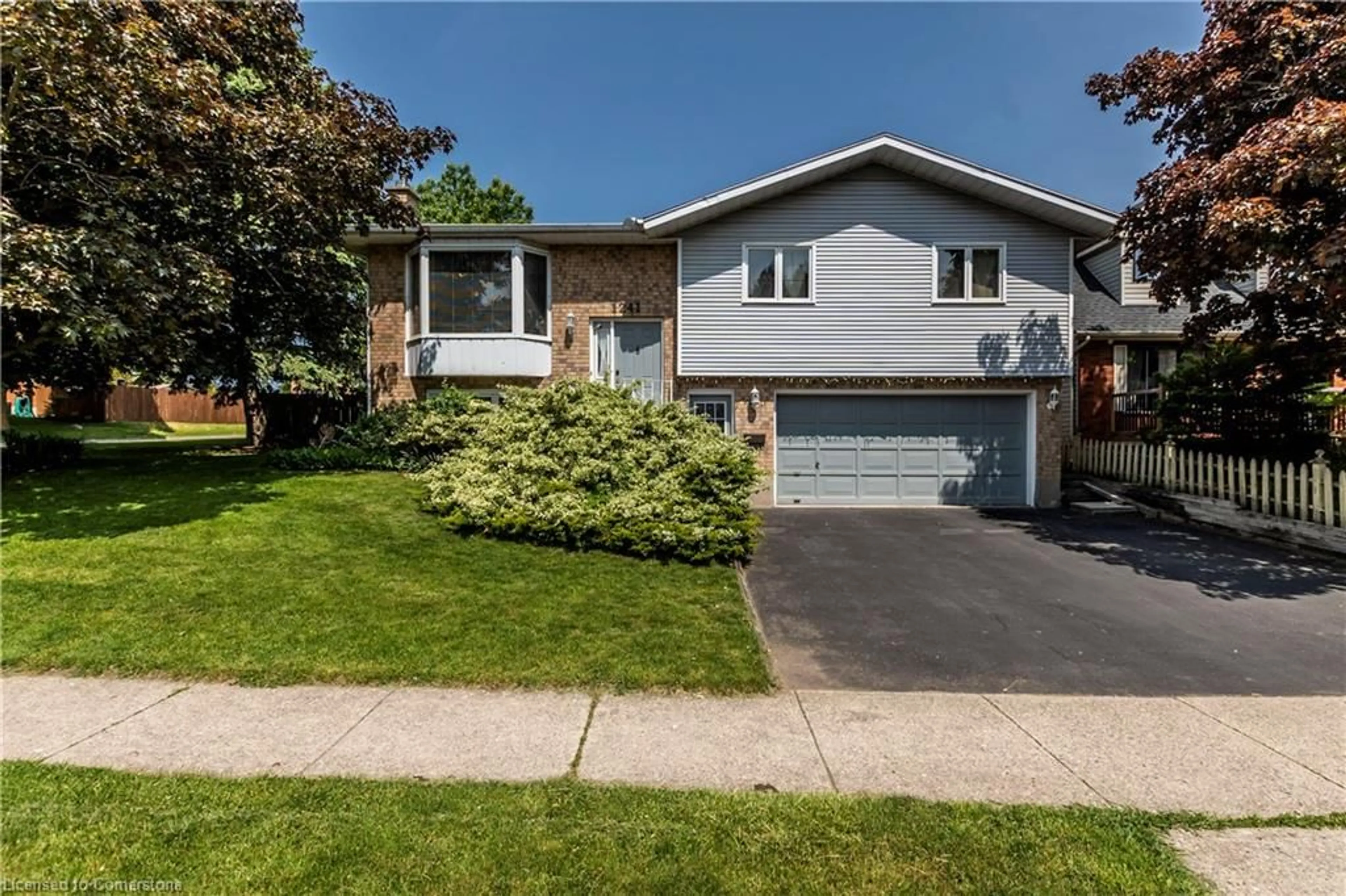 Home with vinyl exterior material, street for 1241 Rose St, Cambridge Ontario N3H 5K9