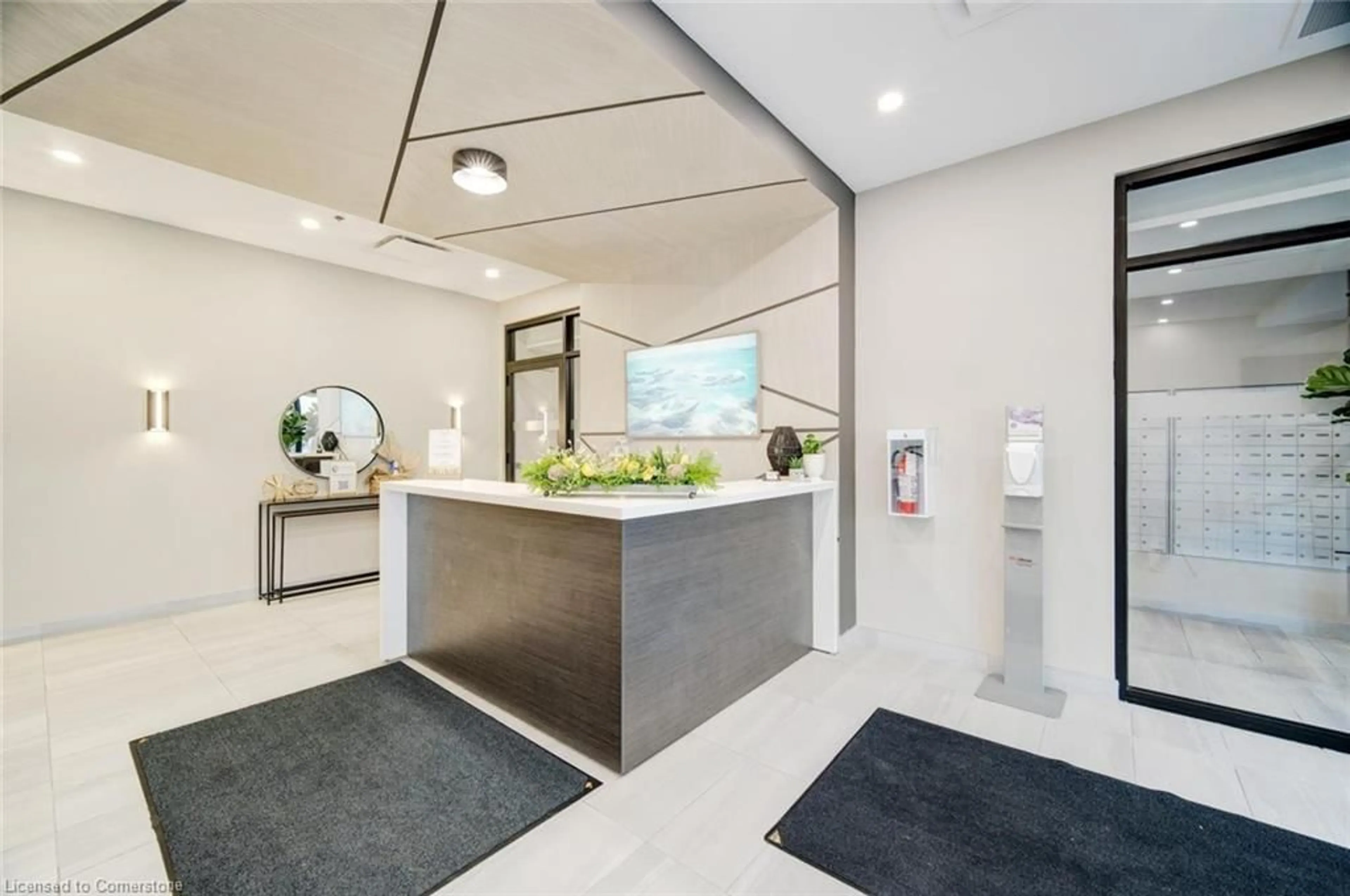 Indoor foyer for 60 Charles St #604, Kitchener Ontario N2G 0C9
