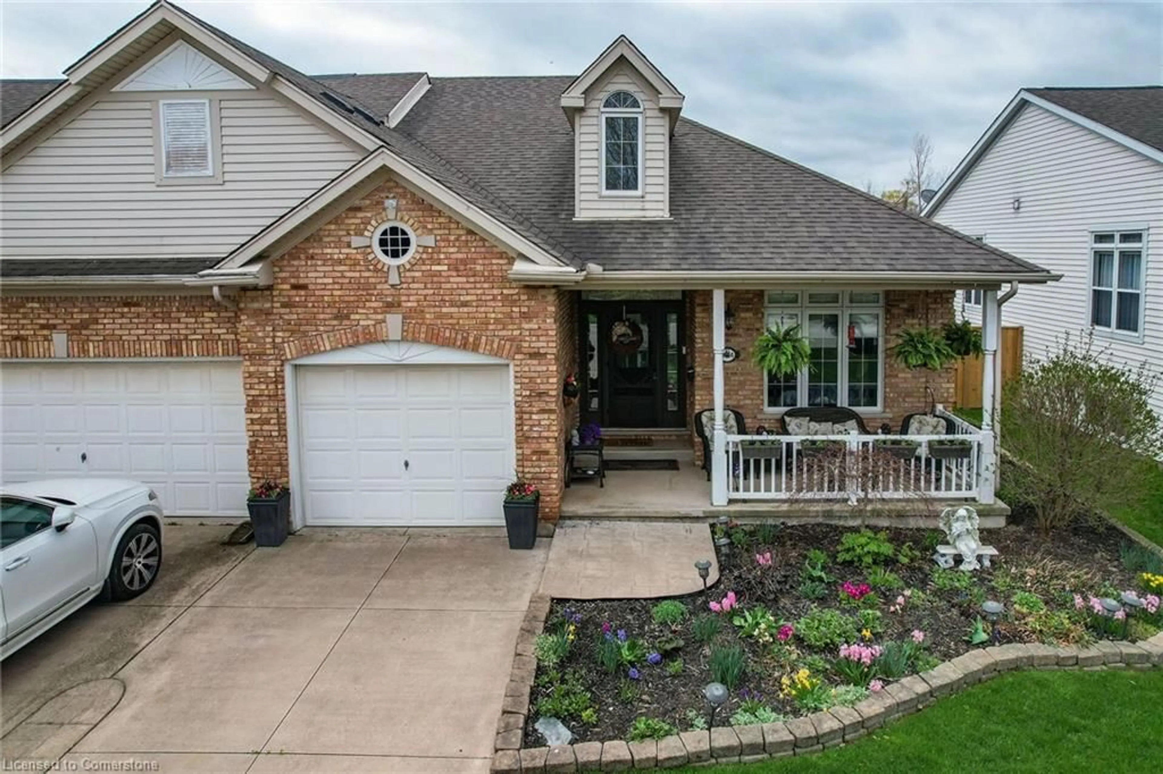 Home with brick exterior material, street for 3394 Dustan St, Vineland Ontario L0R 2E0