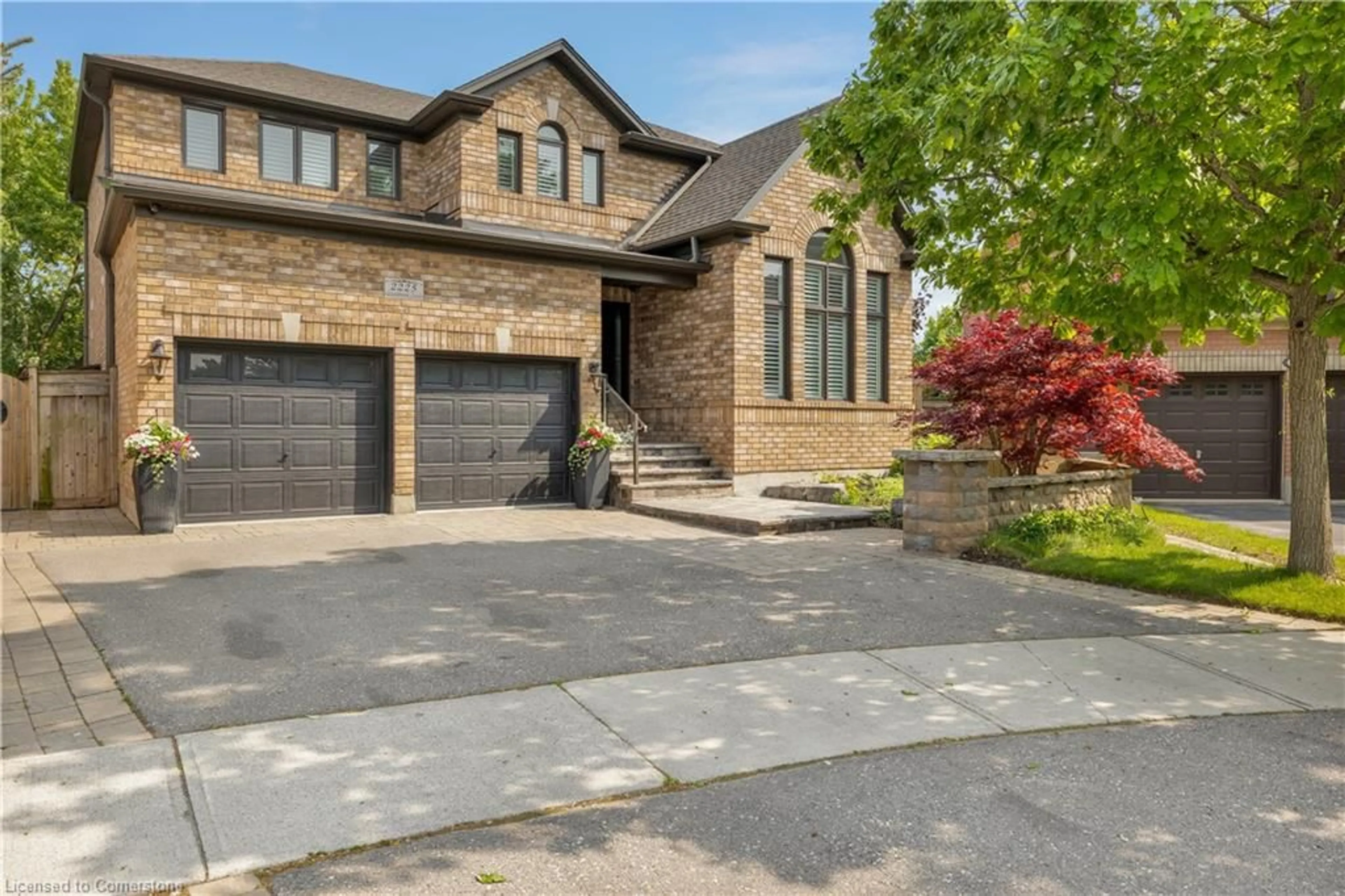 Home with brick exterior material, street for 2225 Glazebrook Cir, Oakville Ontario L6M 5B5