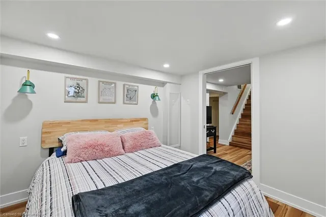 Additional image 26 of 105 Weir St