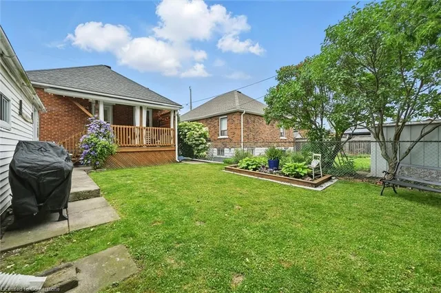 Additional image 32 of 105 Weir St