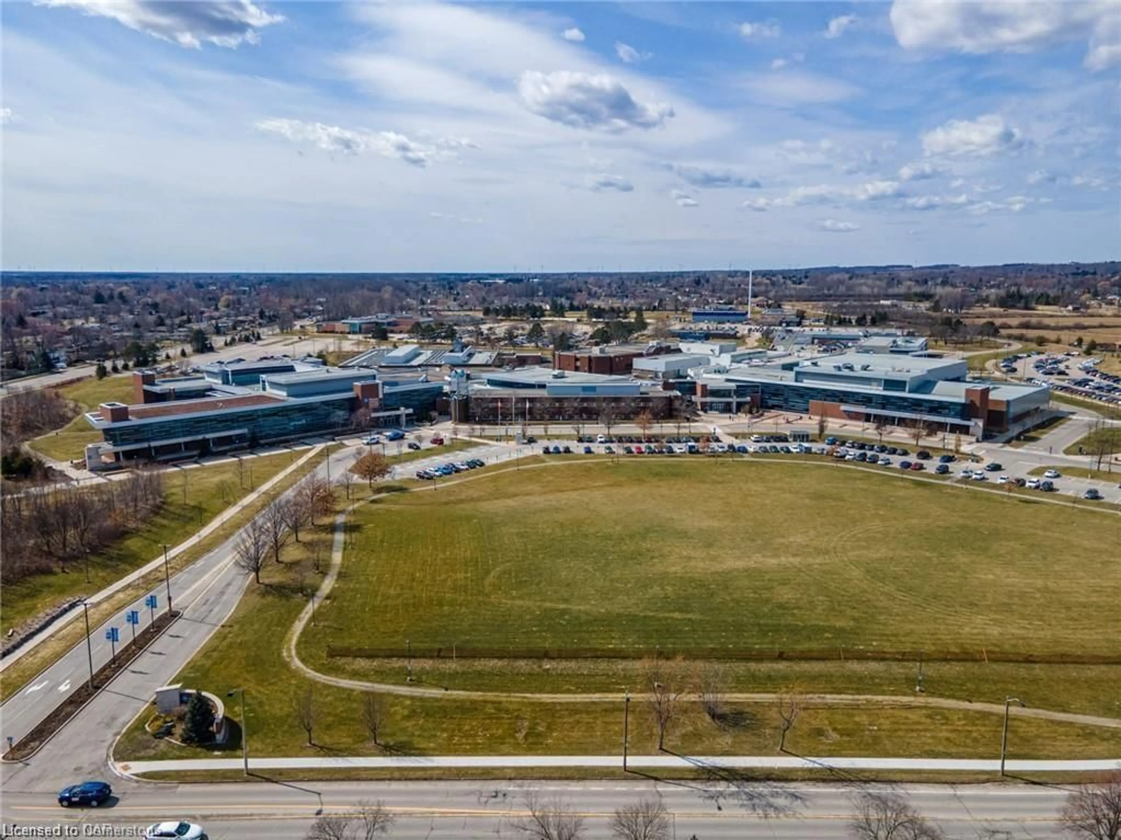 A pic from outside/outdoor area/front of a property/back of a property/a pic from drone, unknown for 88 Gram Ave, Welland Ontario L3C 1H6