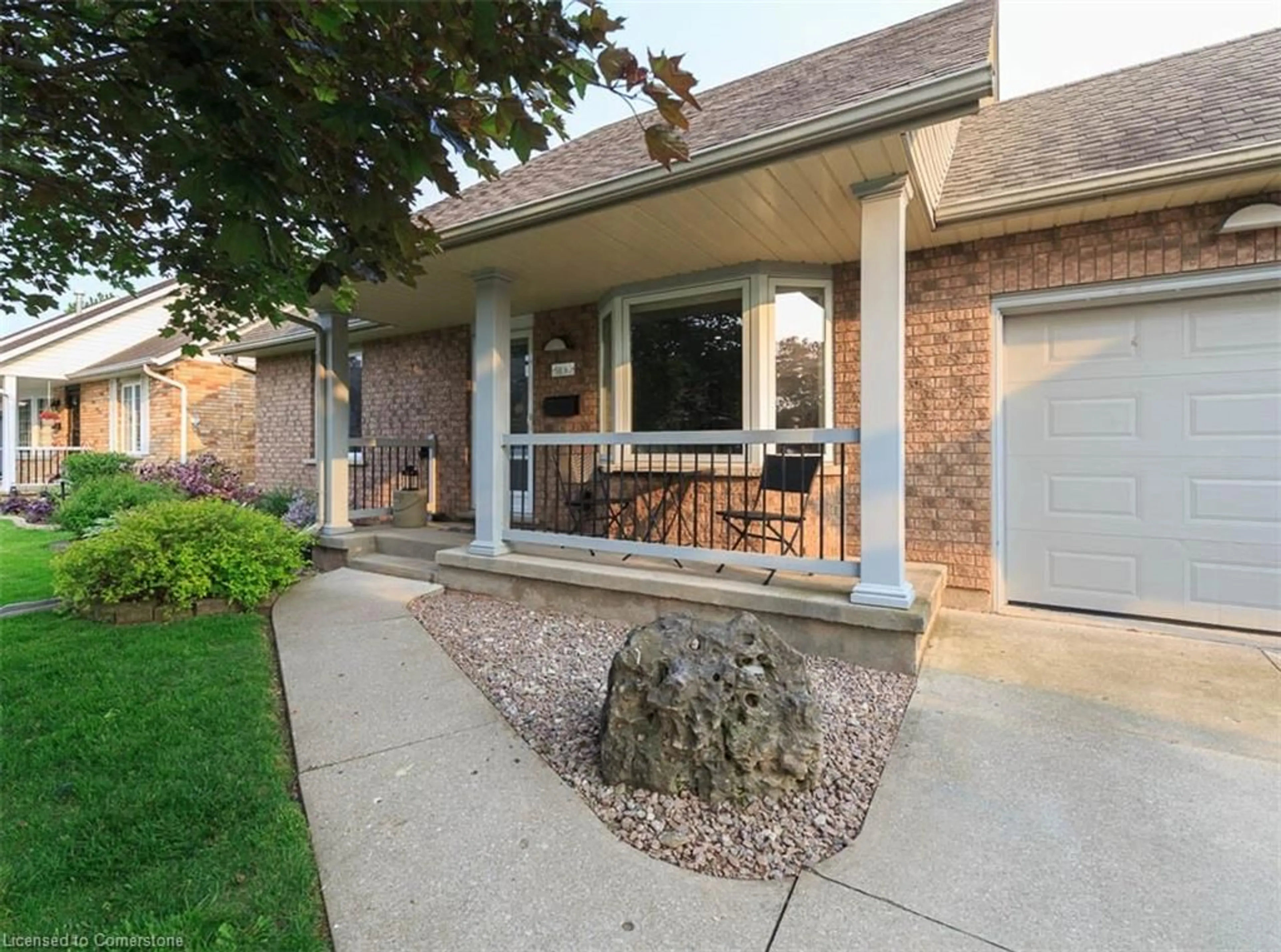 Home with brick exterior material, street for 5130 Hawthorn Dr, Beamsville Ontario L3J 0J6