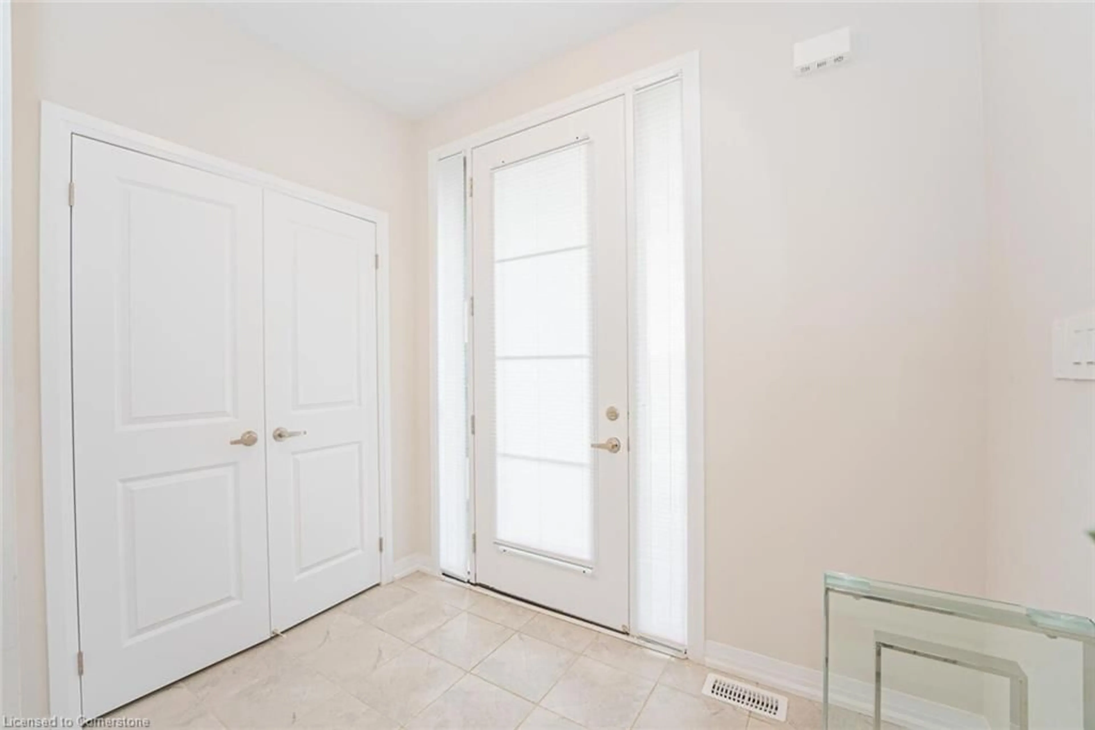 Indoor entryway for 298 Newman Dr, Cambridge Ontario N1S 0E1