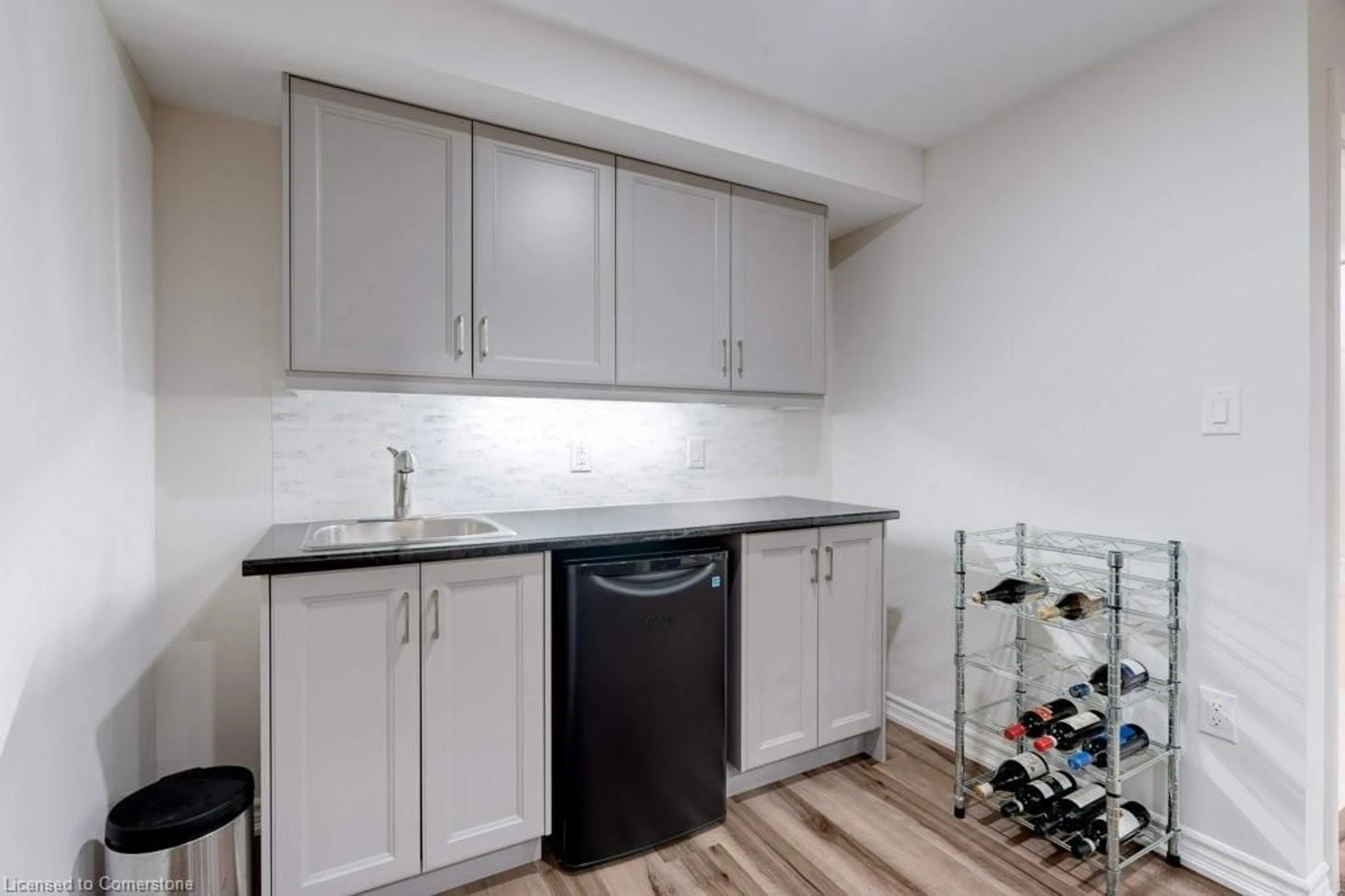 Standard kitchen, unknown for 441 Stonehenge Dr #27, Hamilton Ontario L9K 0B1