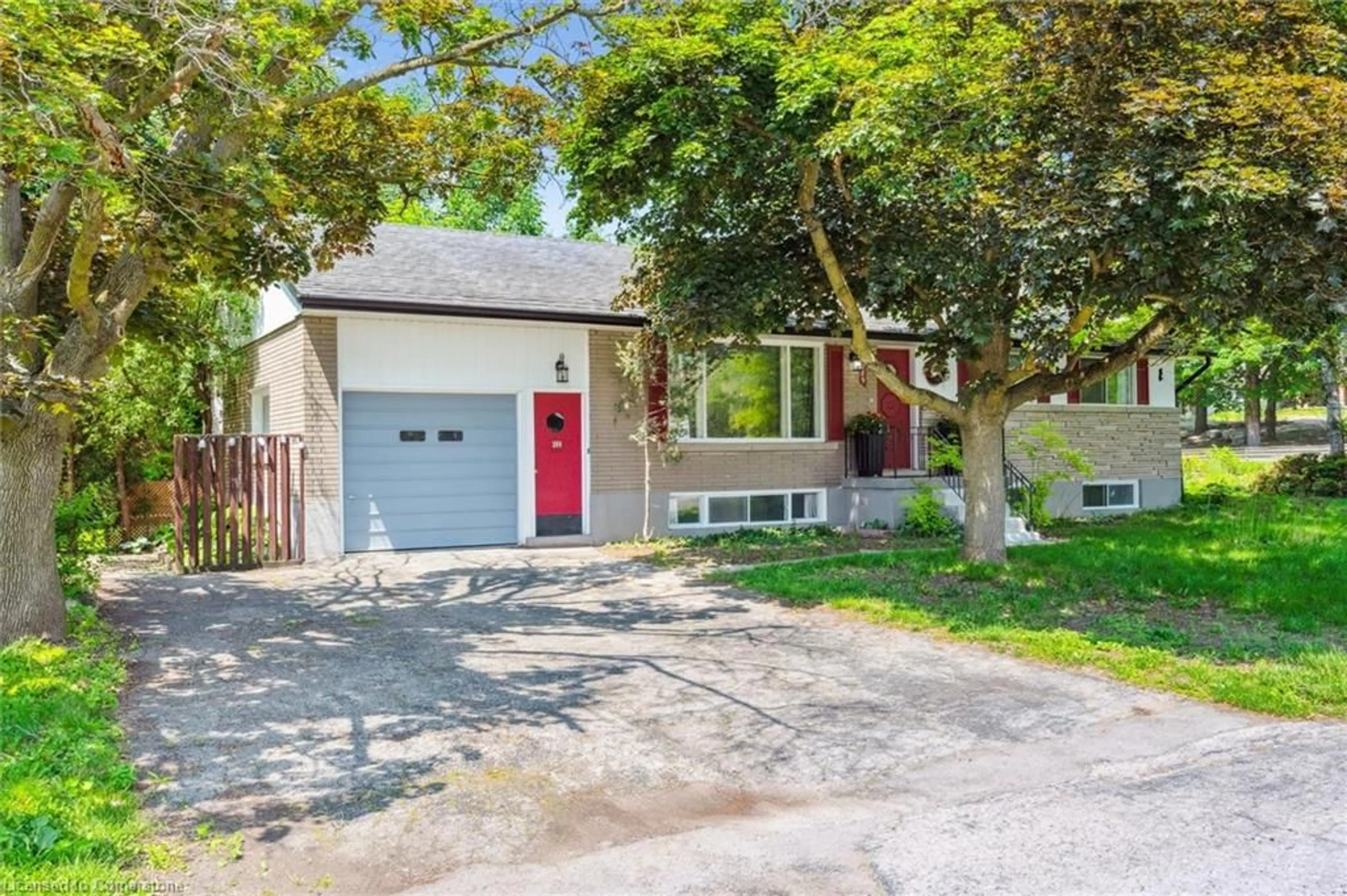 Home with vinyl exterior material, street for 289 Mackie Pl, Kitchener Ontario N2K 1N2